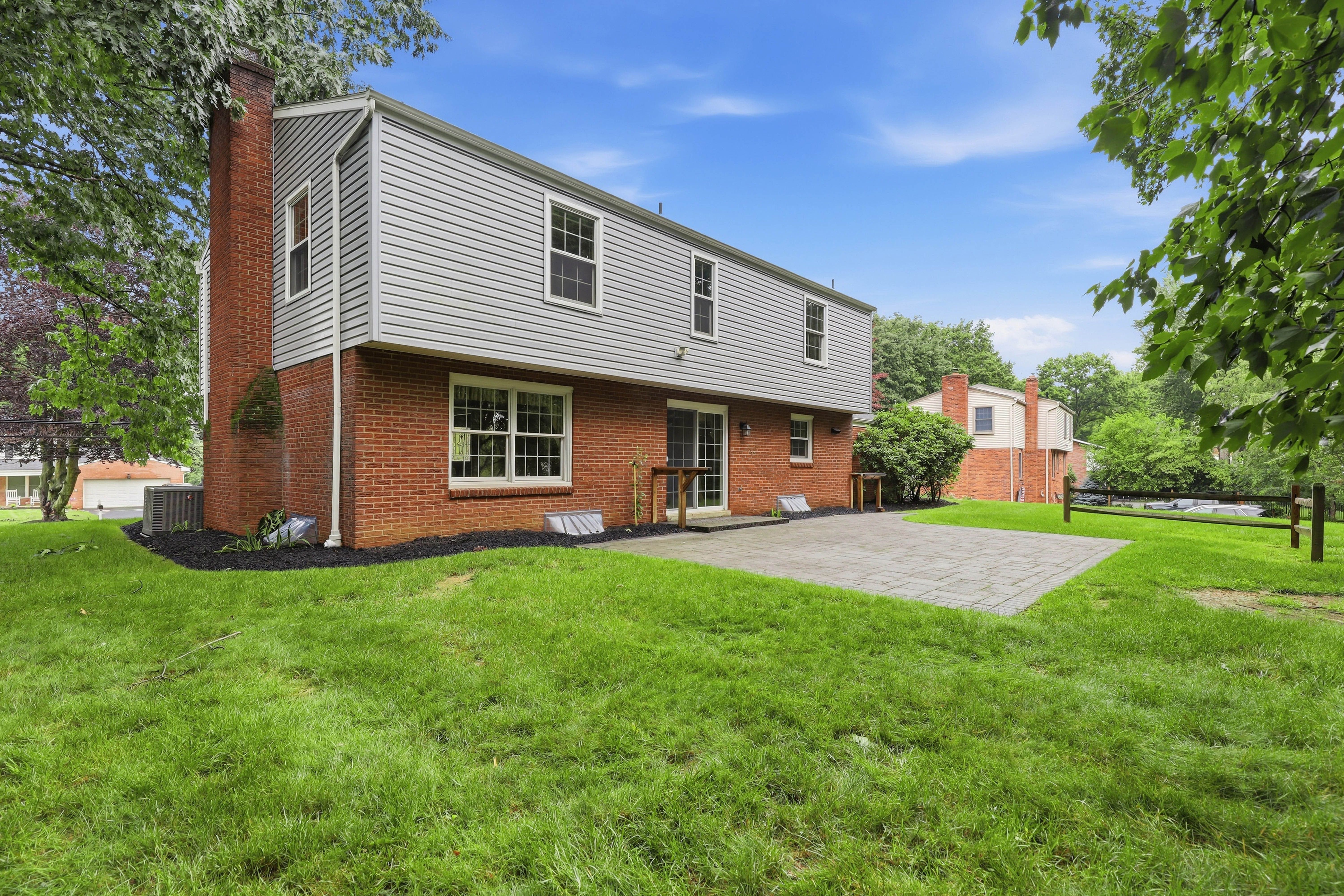 1534 King Charles Drive 