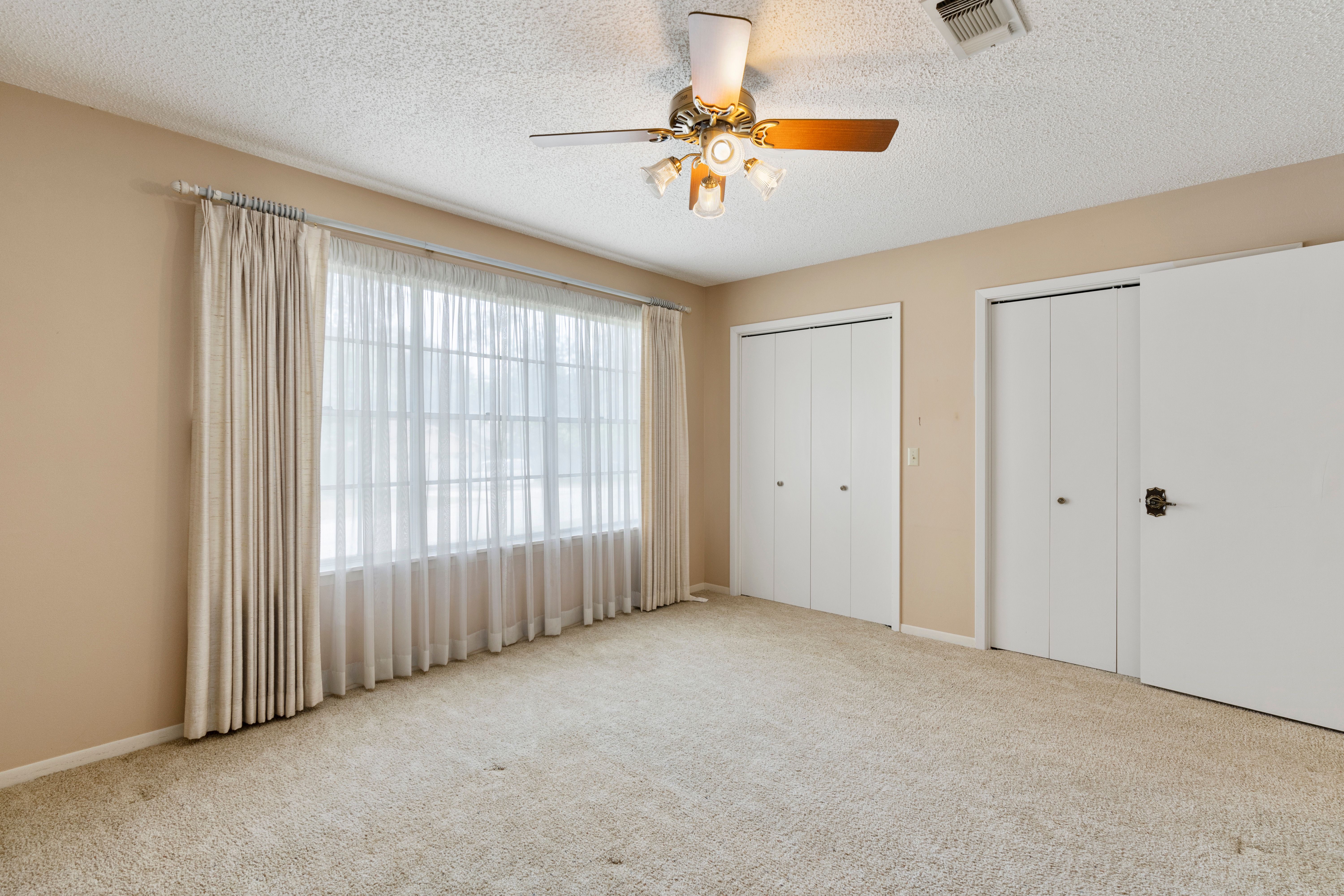 2 Sierra Drive 