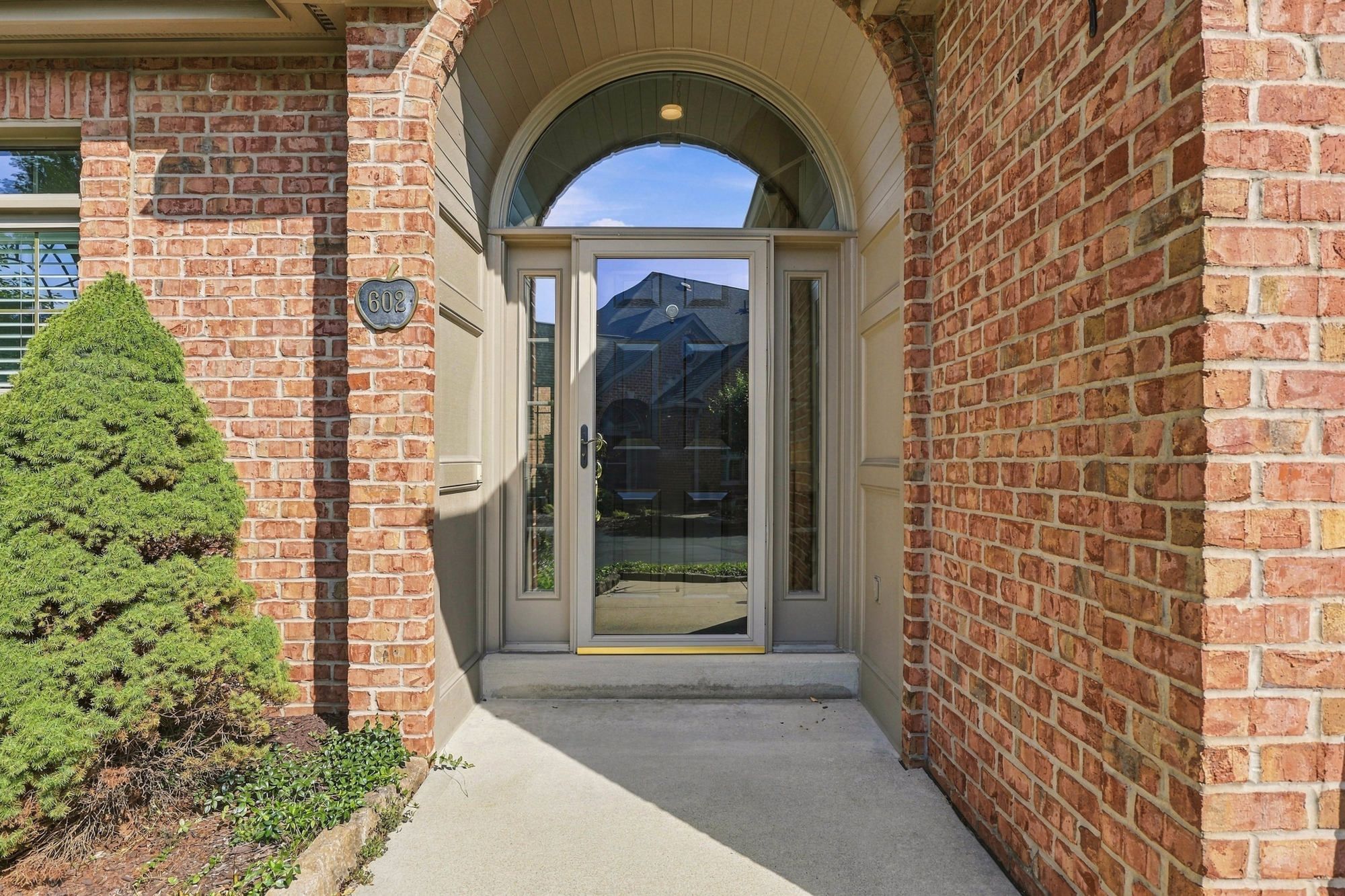 602 Applehill Court 