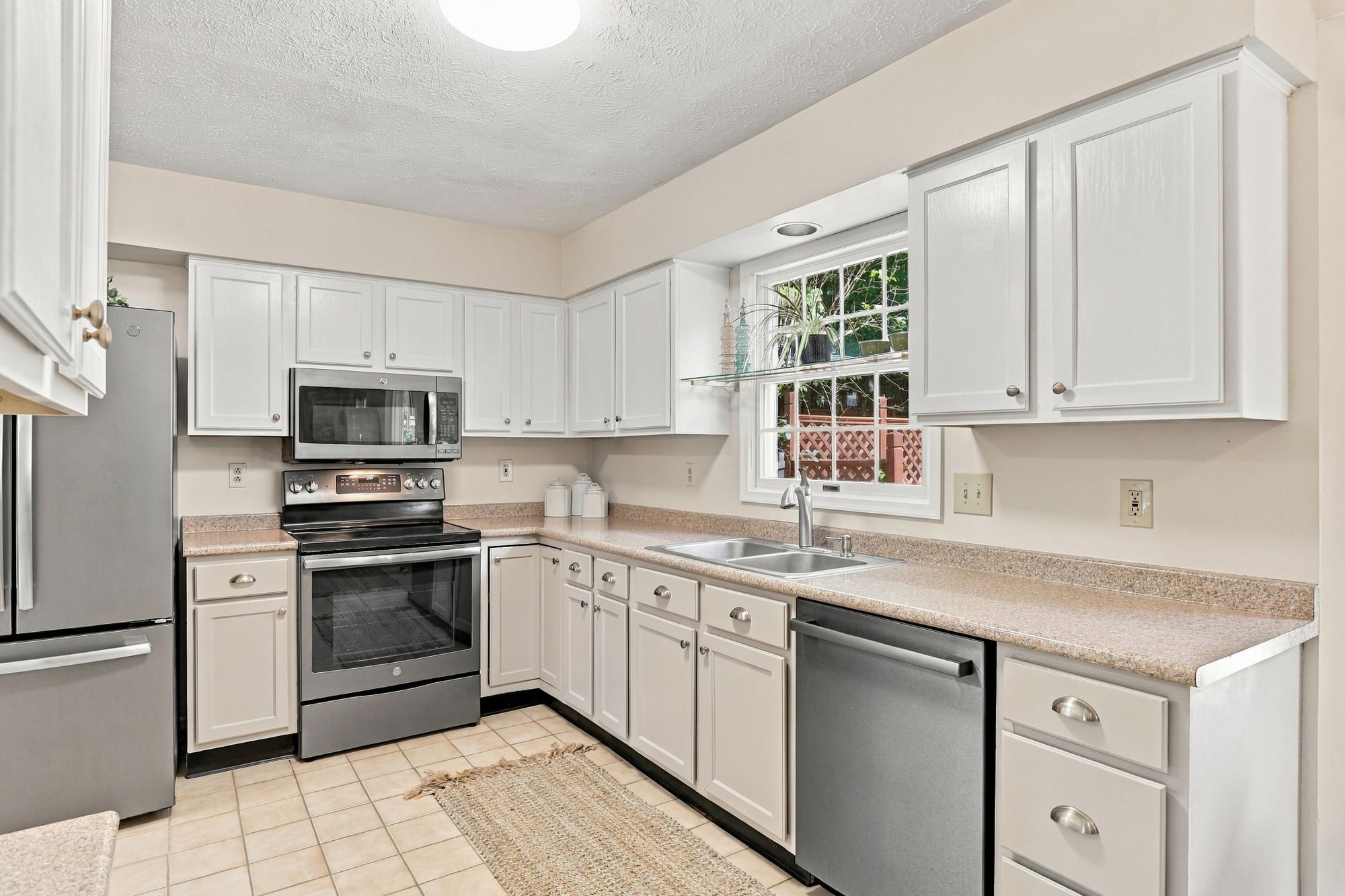 1607 Eaglewood Court 