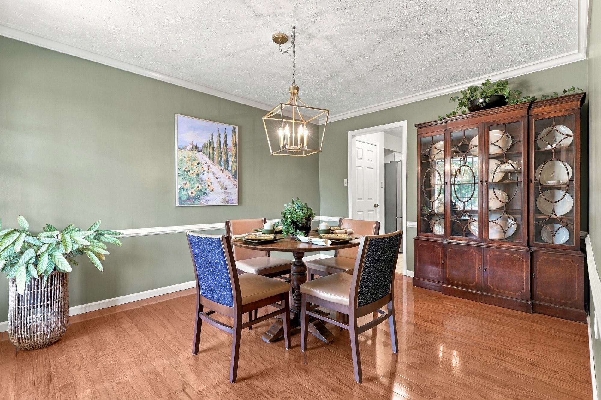 1607 Eaglewood Court 