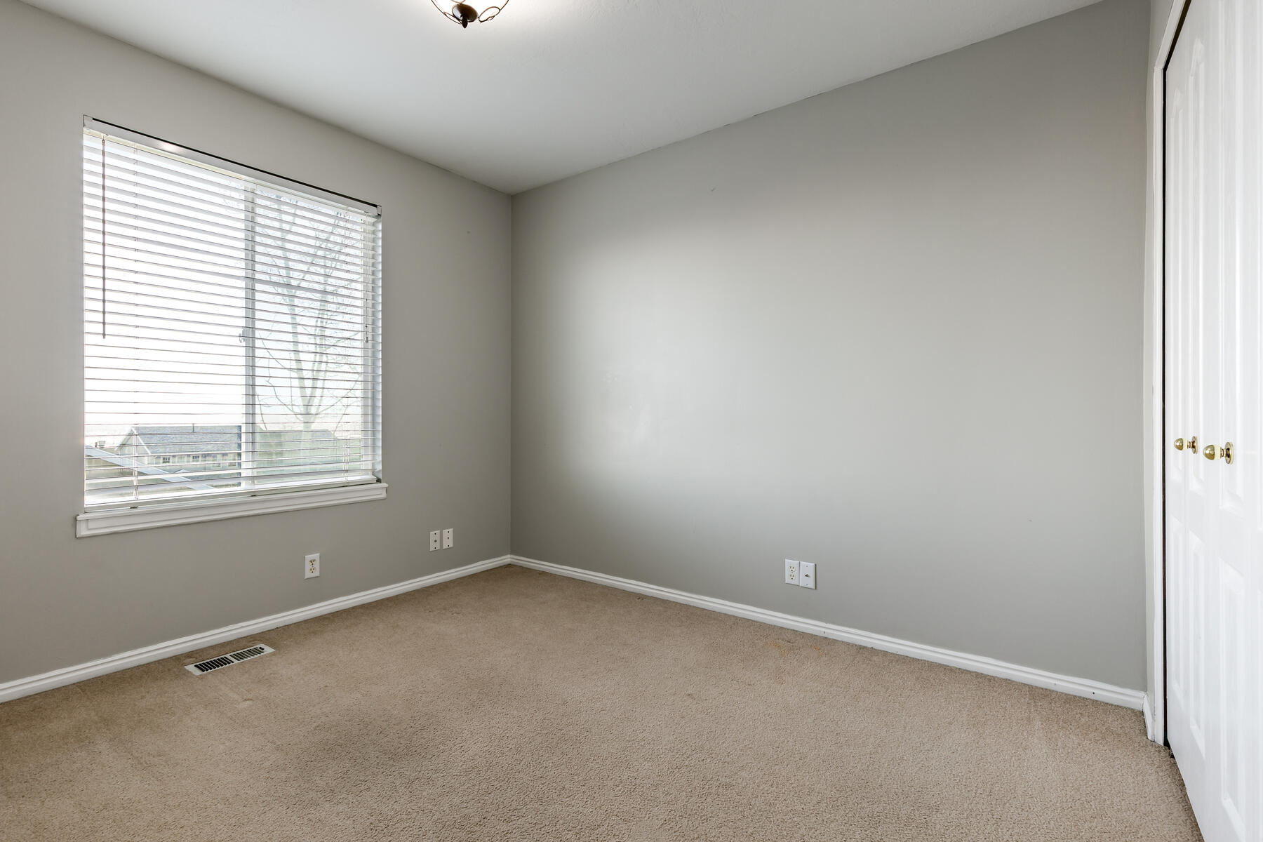 459 E Steep Mountain Dr