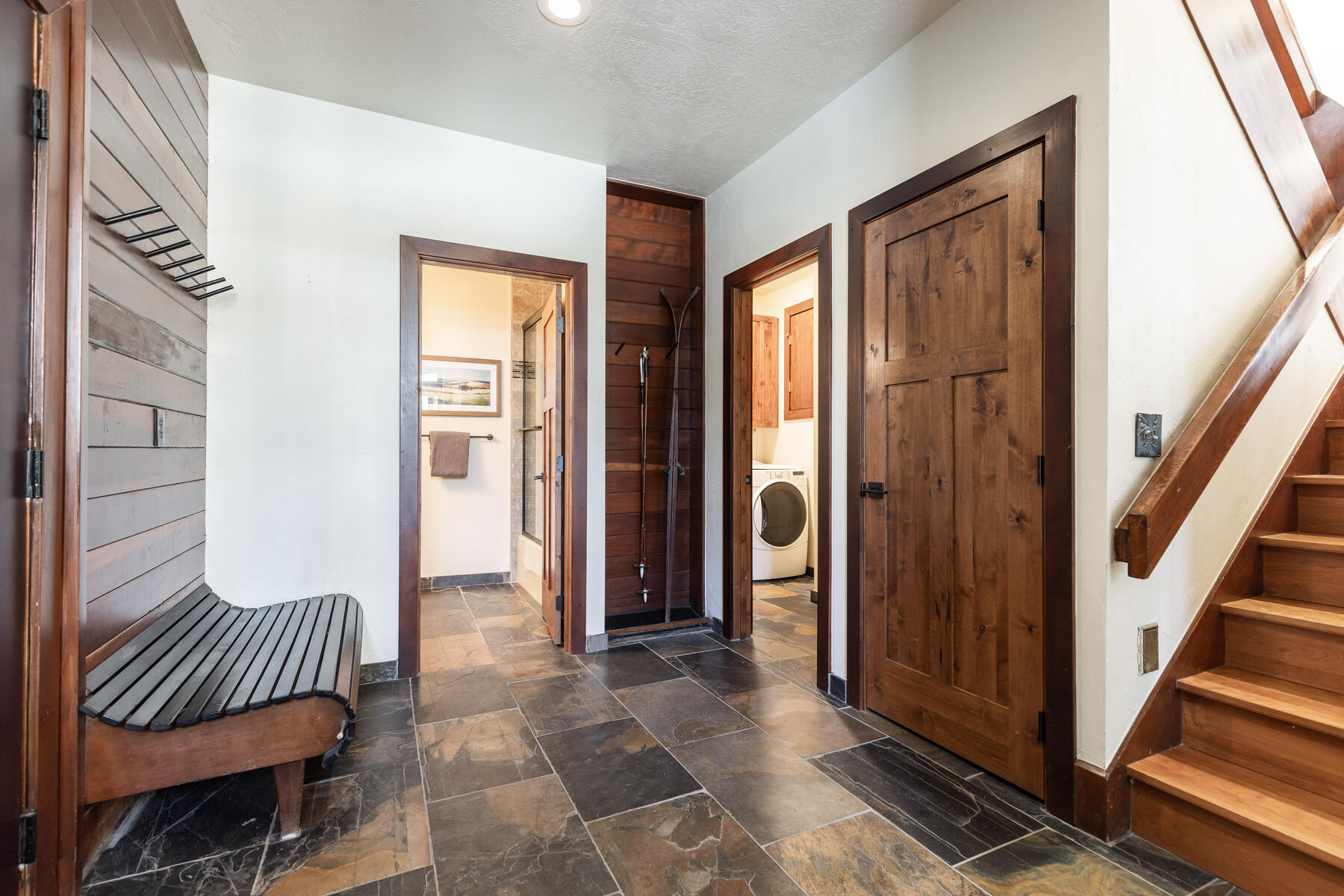 3045 Ridgeview Dr #3B