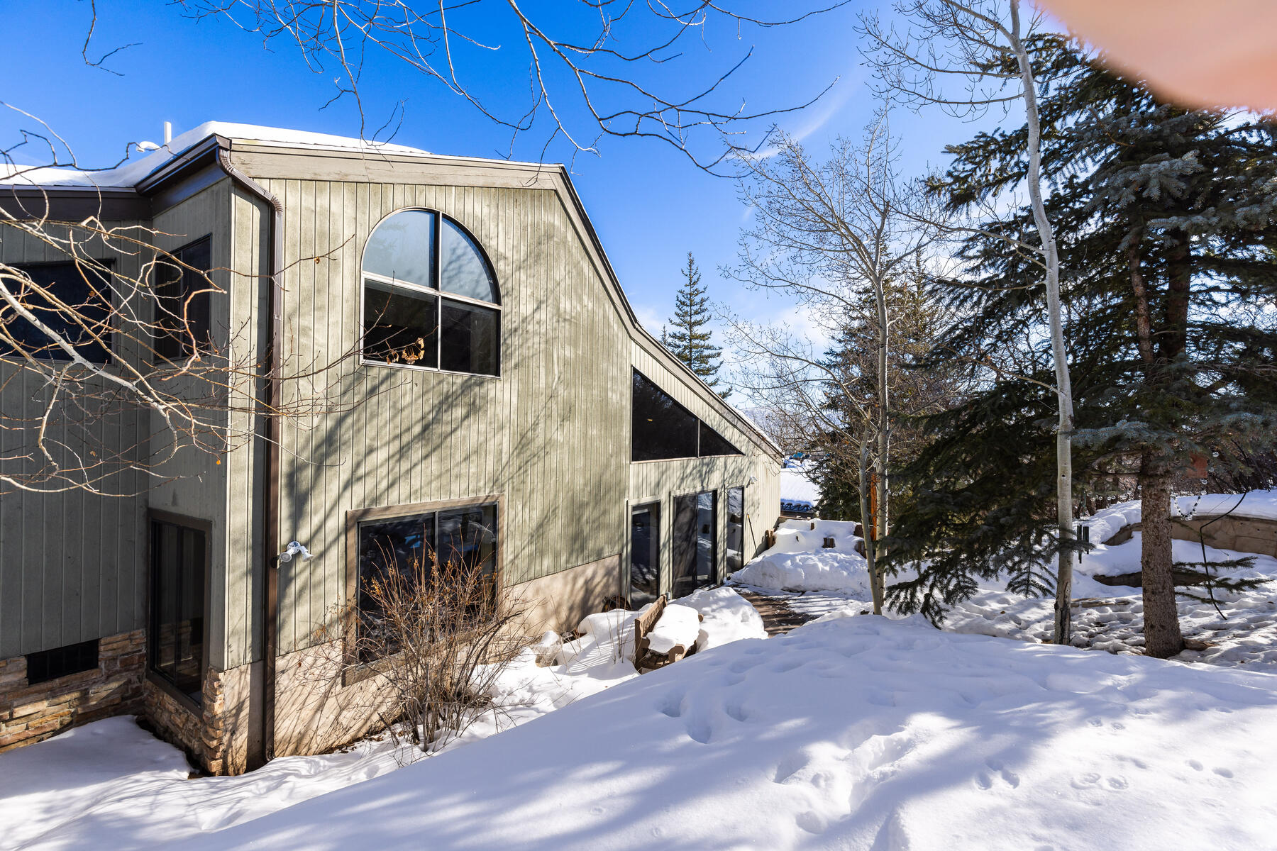 3045 Ridgeview Dr #3B