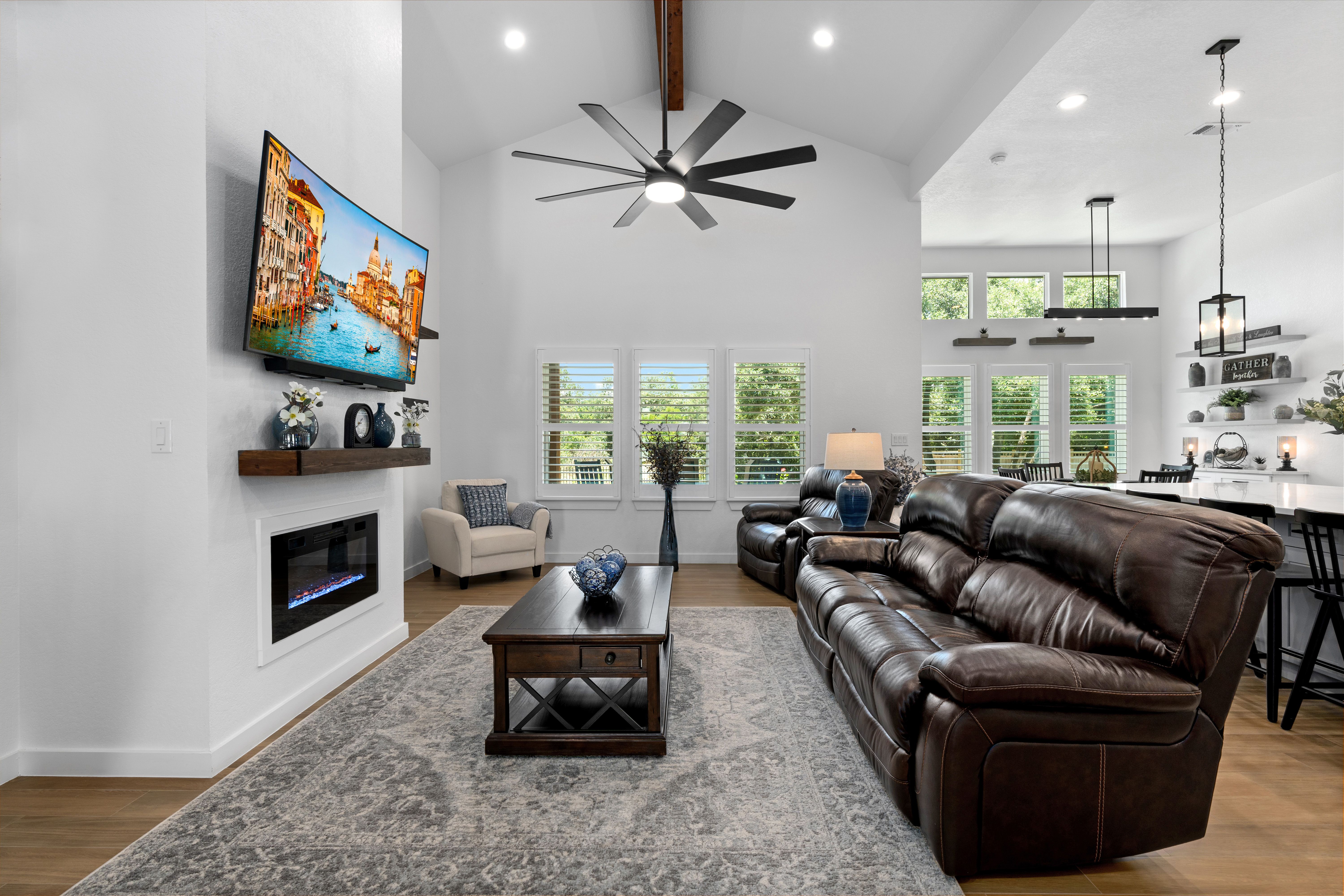 2437 Kookaburra Drive 