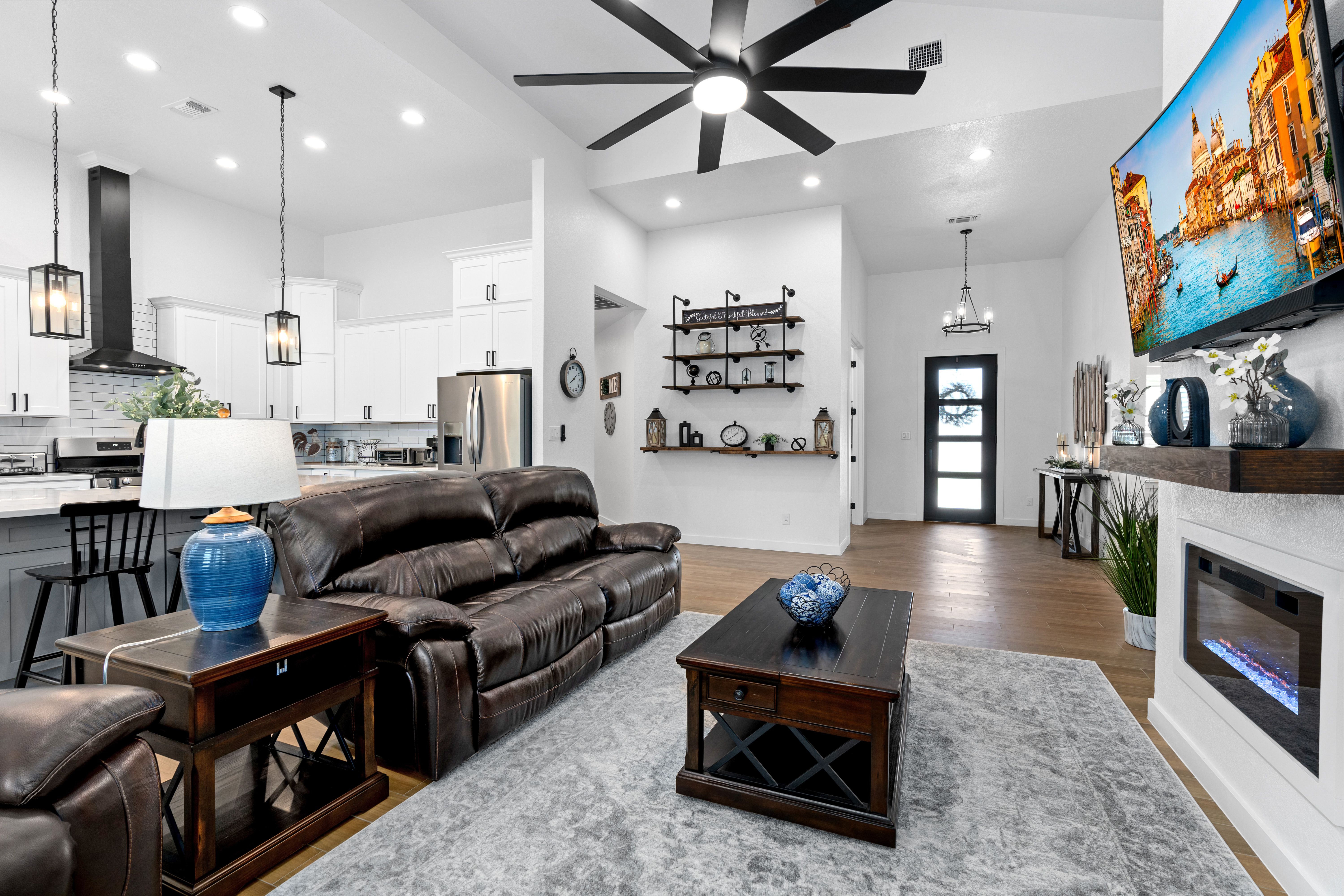 2437 Kookaburra Drive 