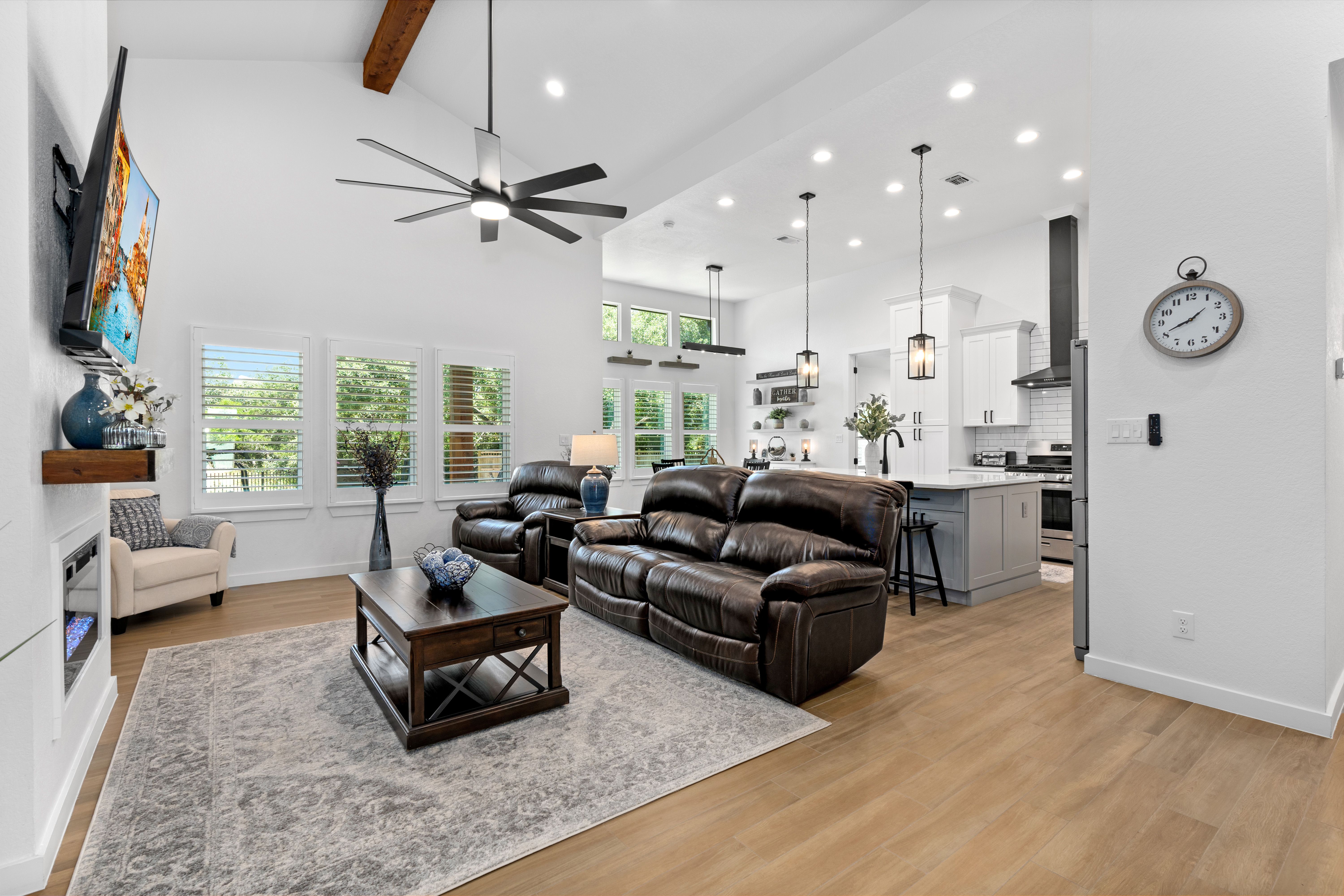 2437 Kookaburra Drive 