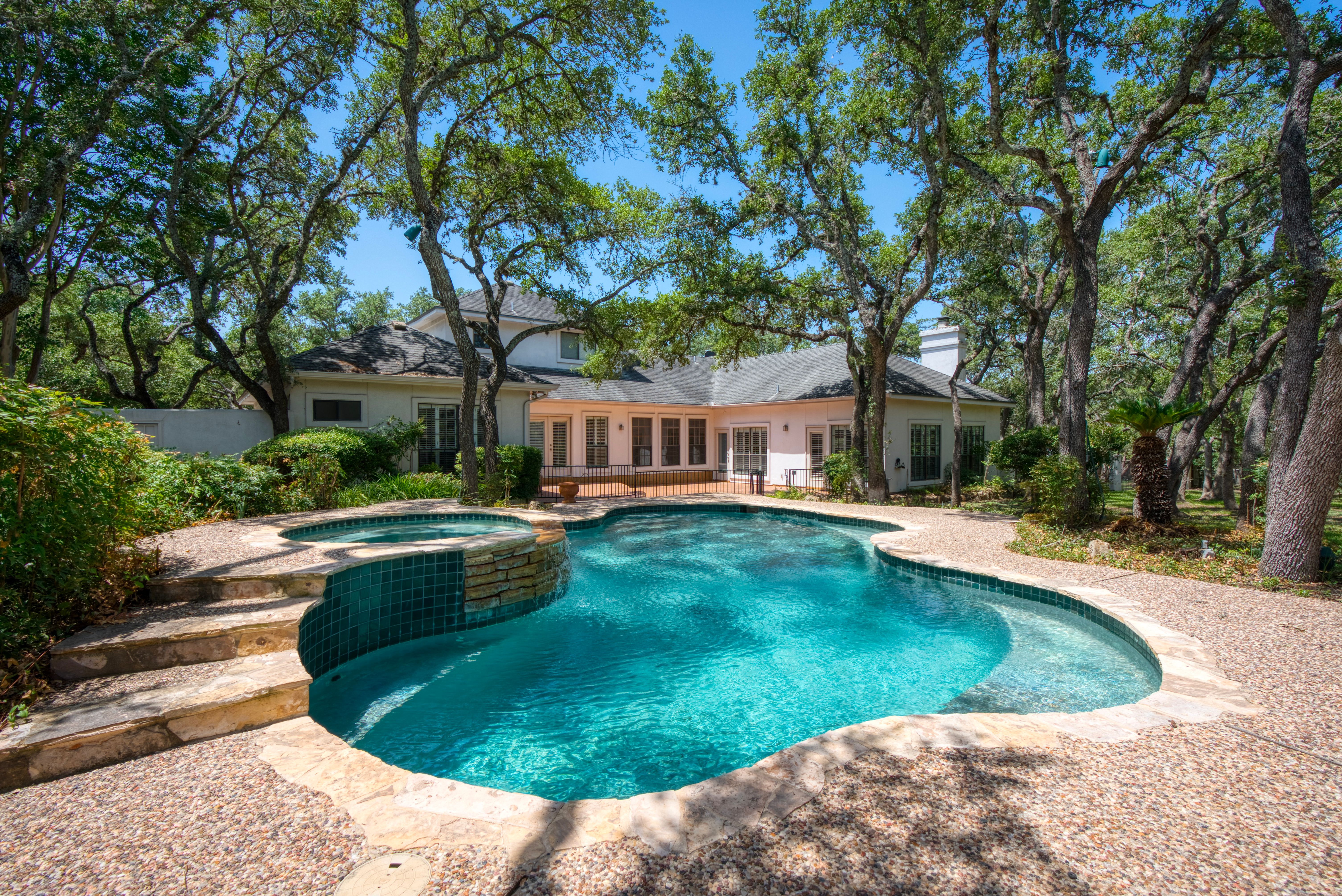 2207 Estate View Drive 