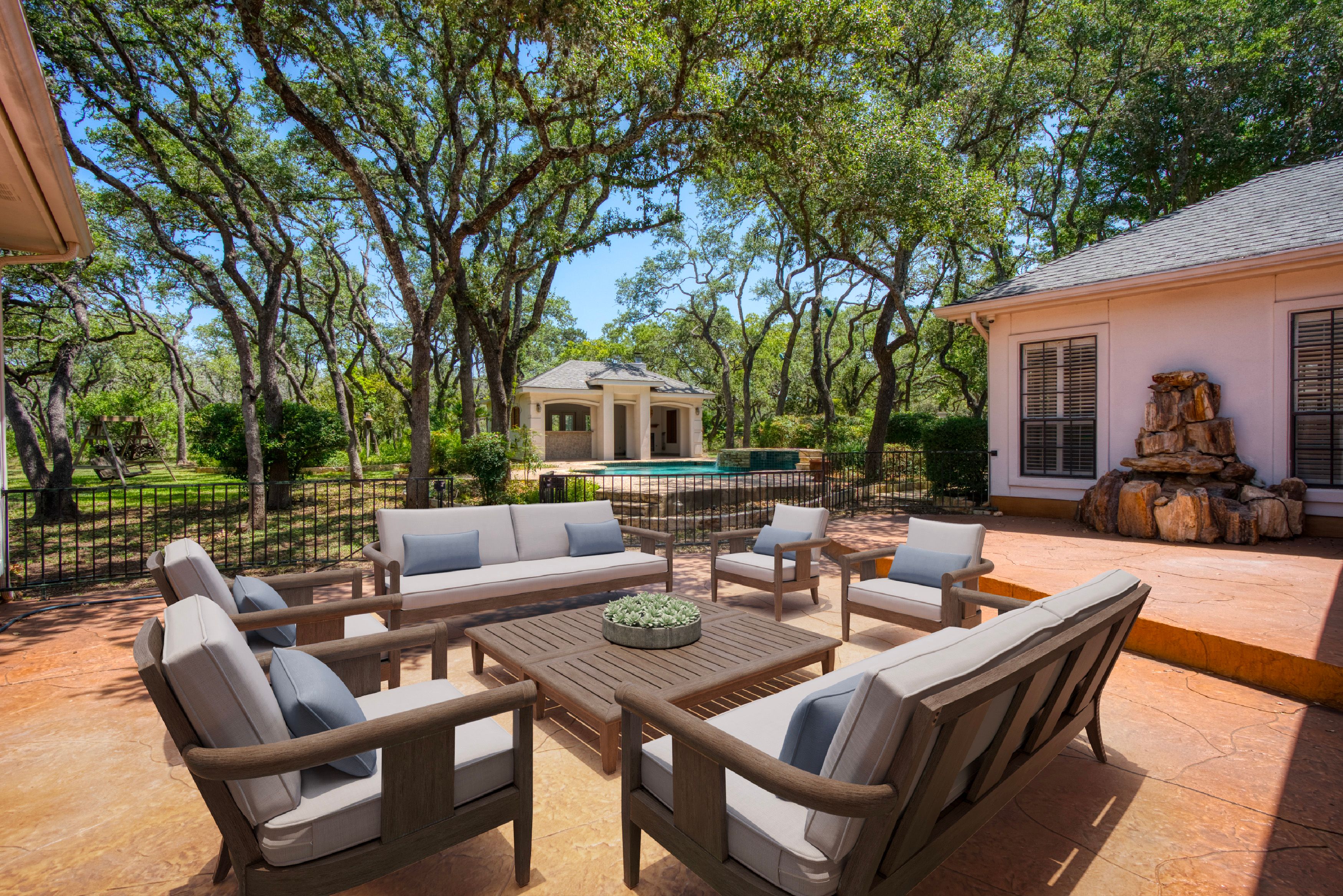 2207 Estate View Drive 