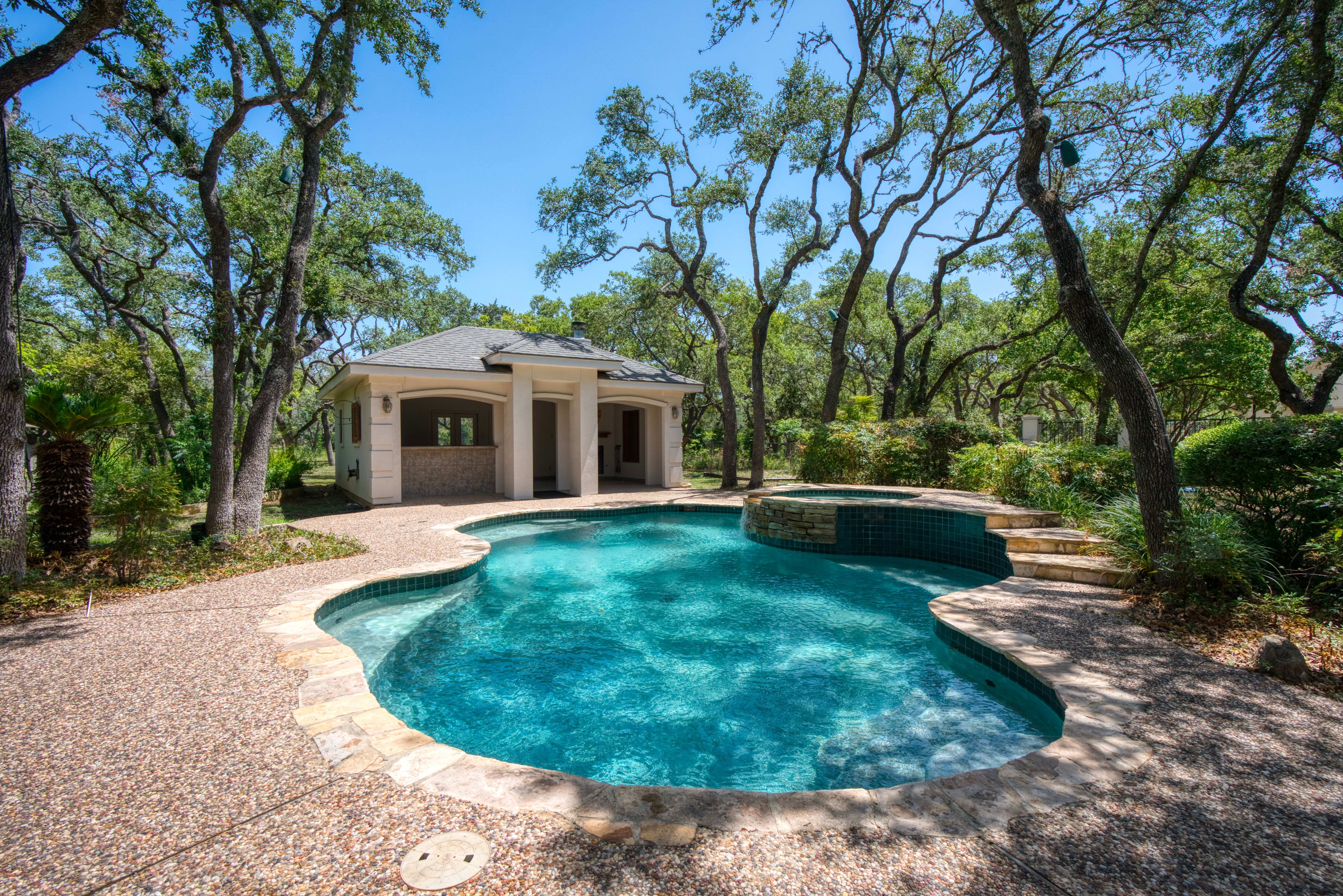 2207 Estate View Drive 
