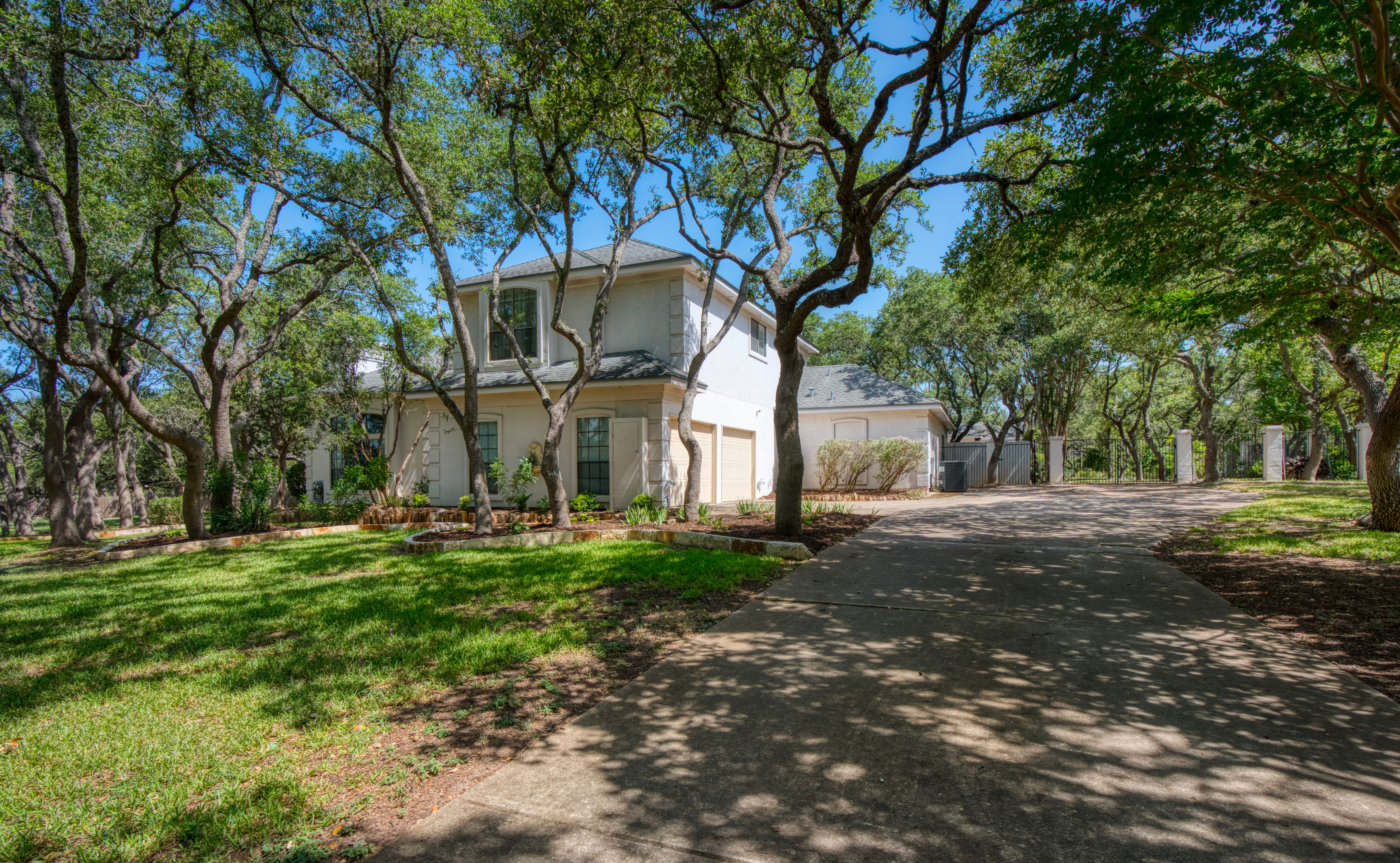 2207 Estate View Drive 