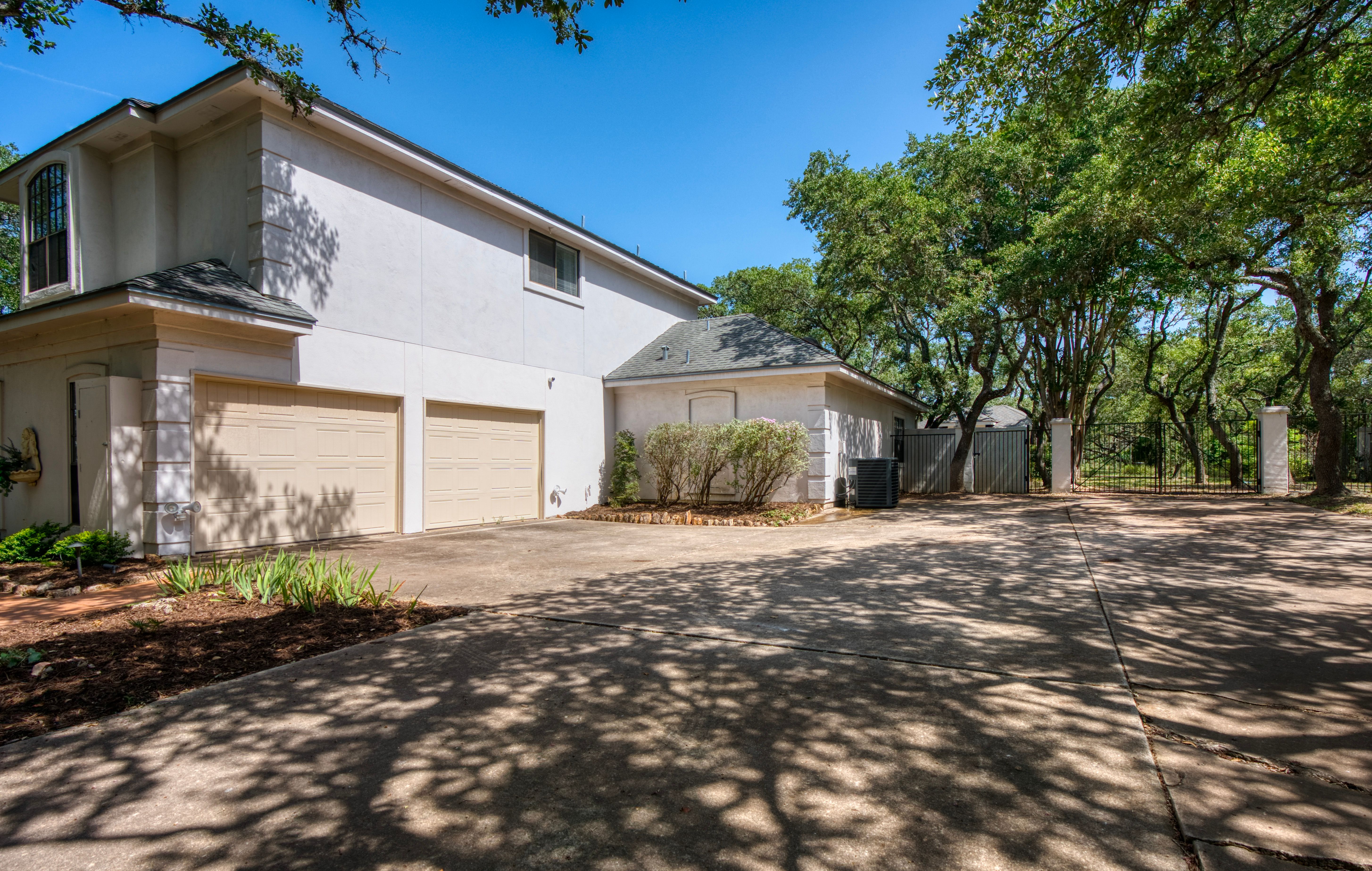 2207 Estate View Drive 