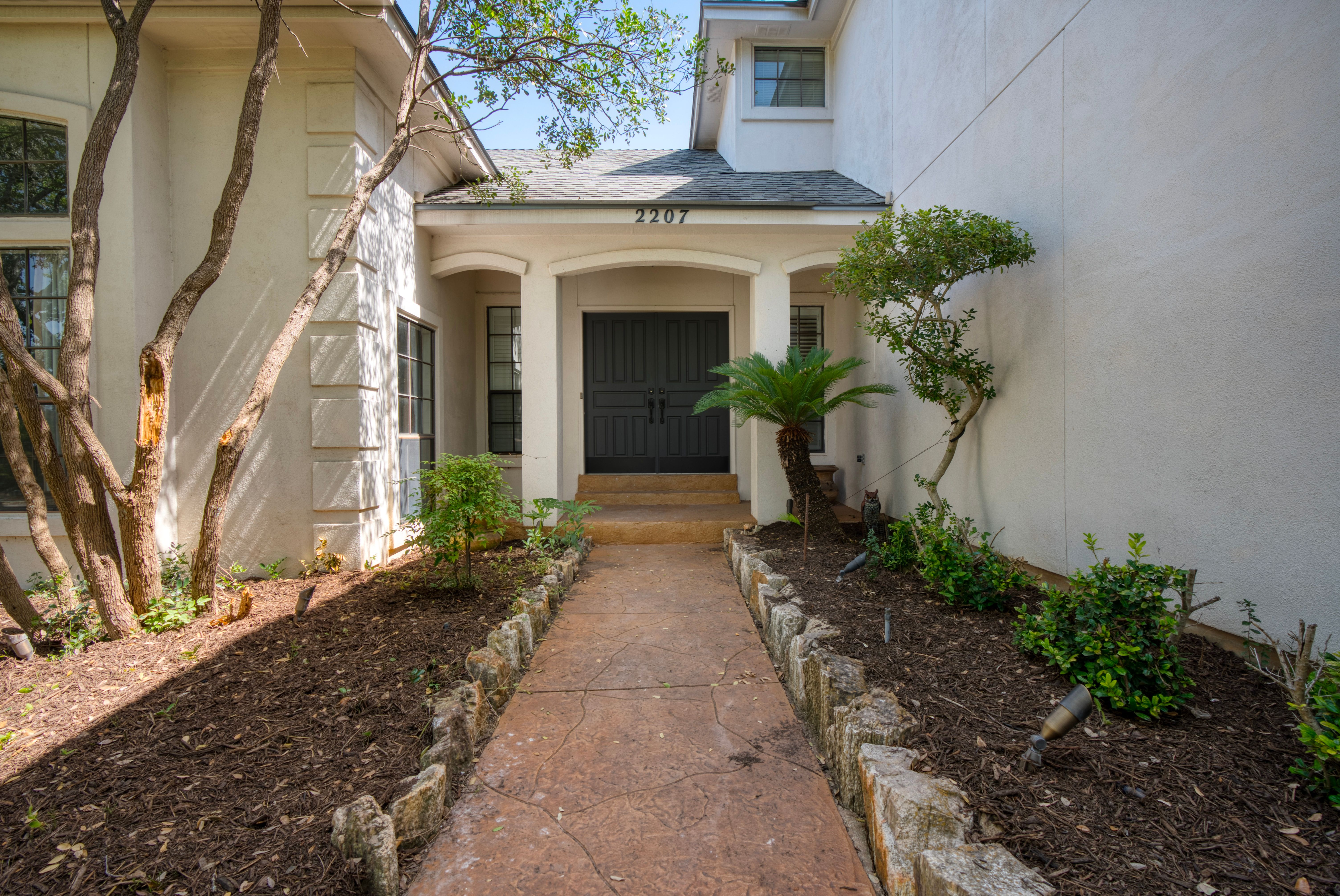 2207 Estate View Drive 