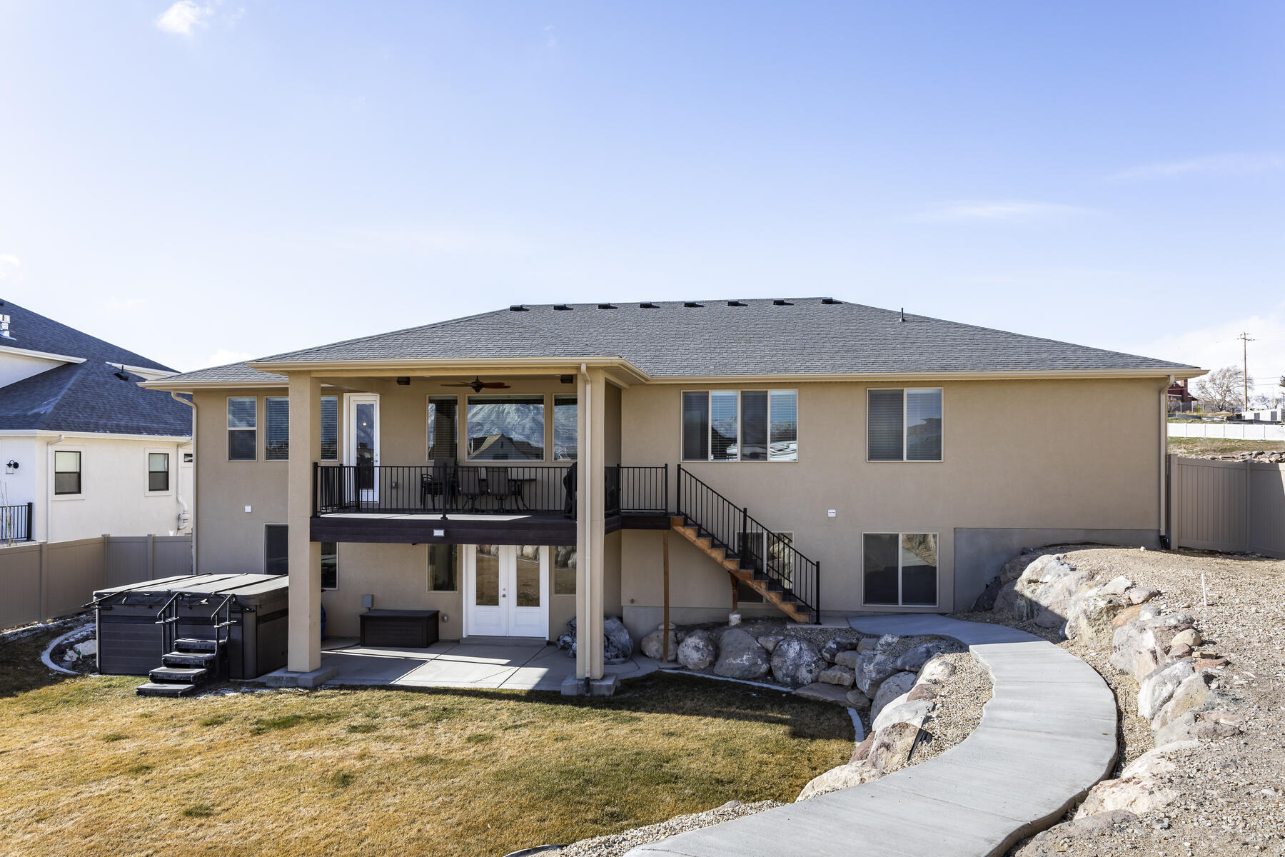 1642 W Widgeon Ln