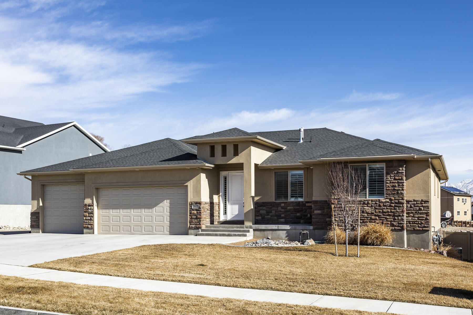1642 W Widgeon Ln