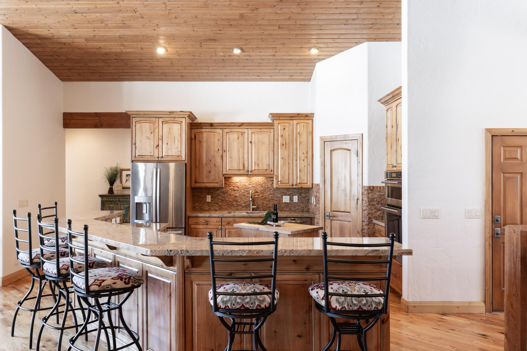 3717 W Saddleback Rd