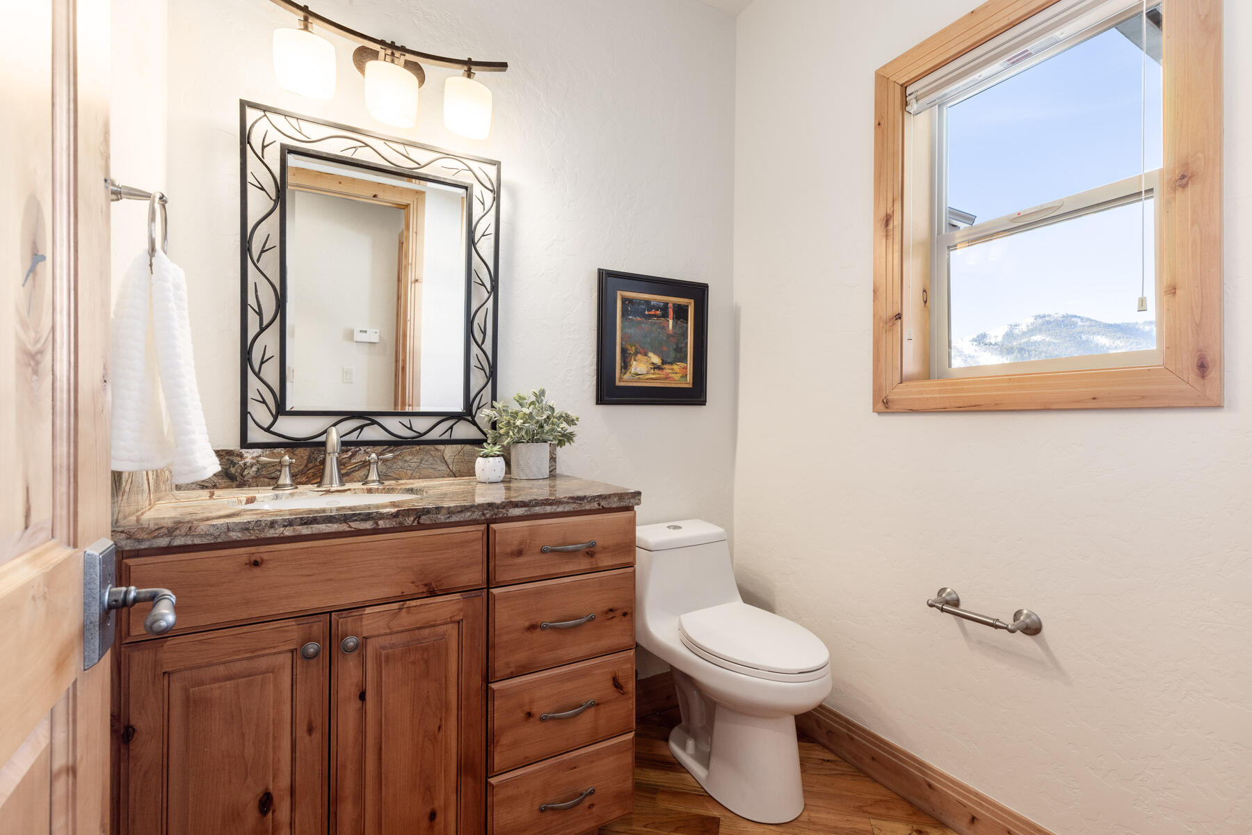 3717 W Saddleback Rd