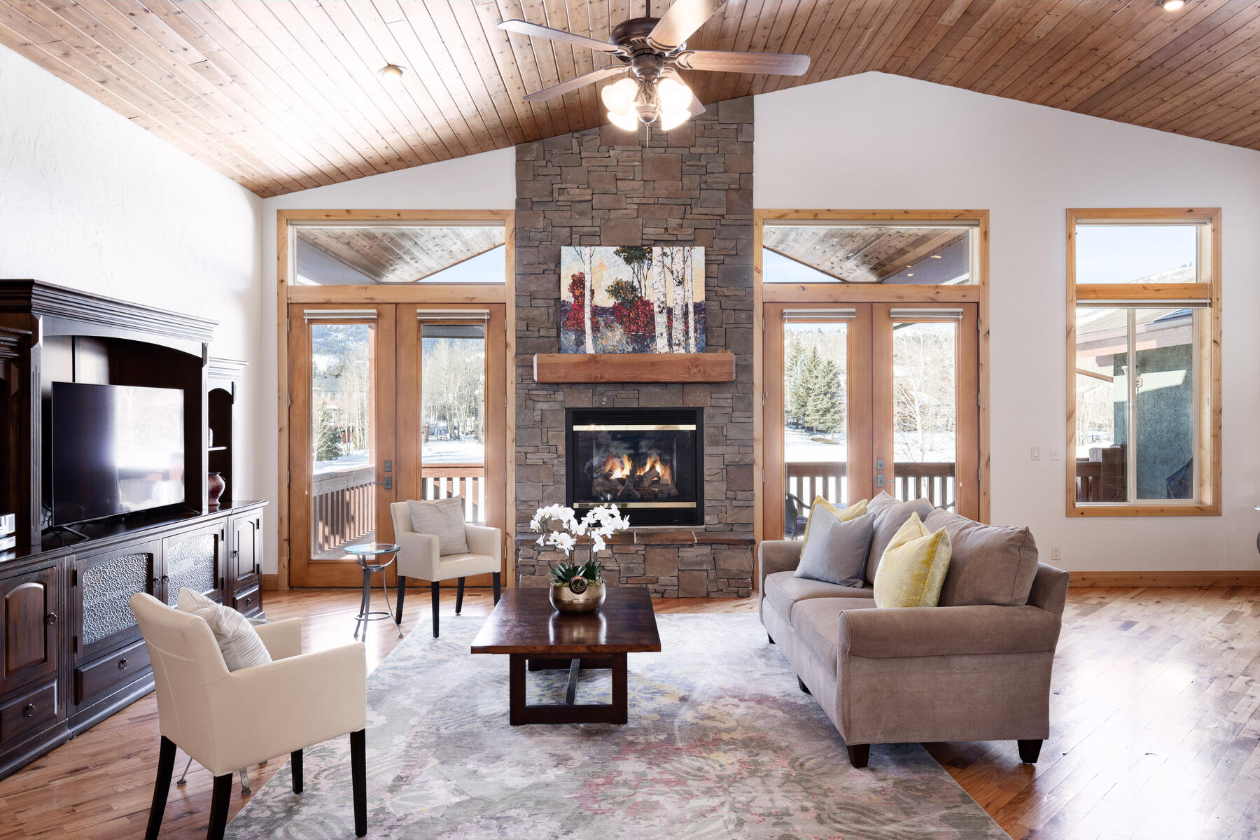 3717 W Saddleback Rd