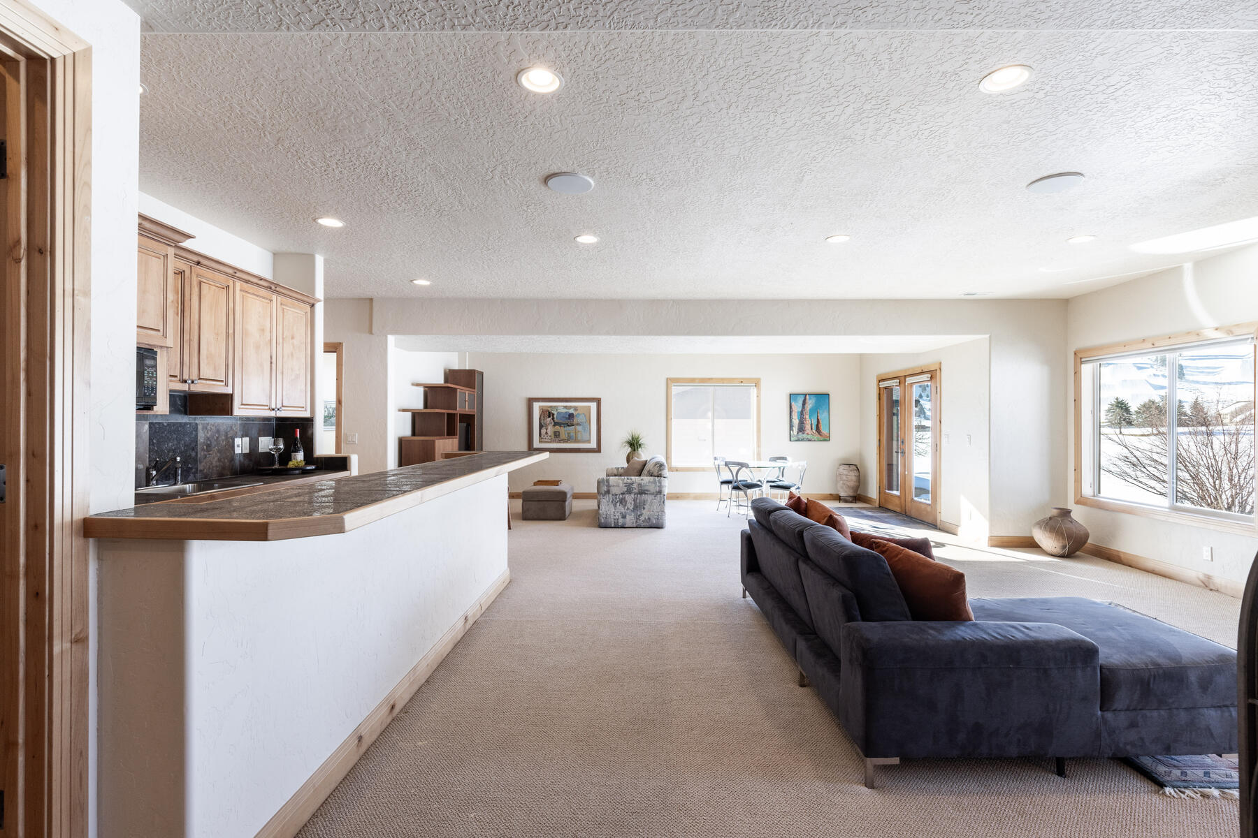 3717 W Saddleback Rd