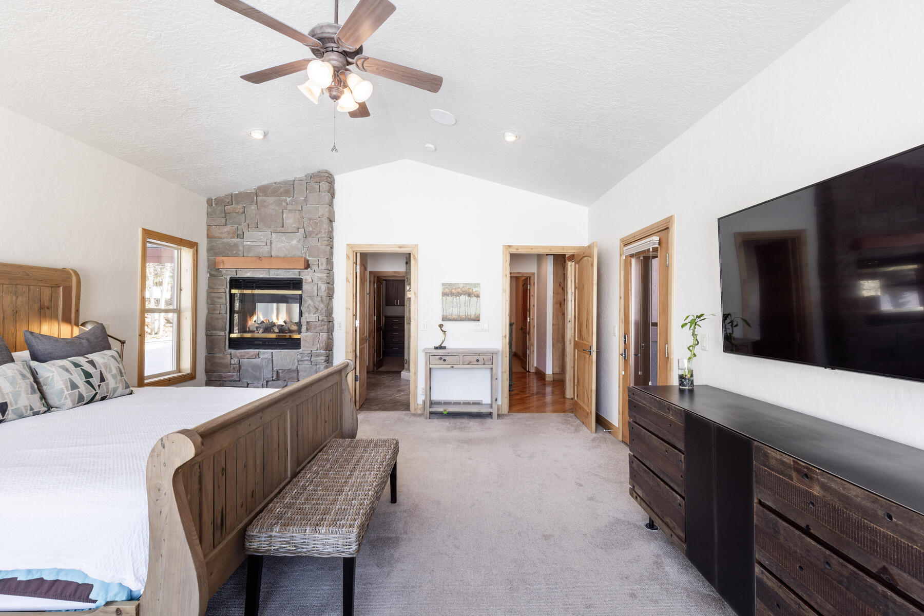 3717 W Saddleback Rd