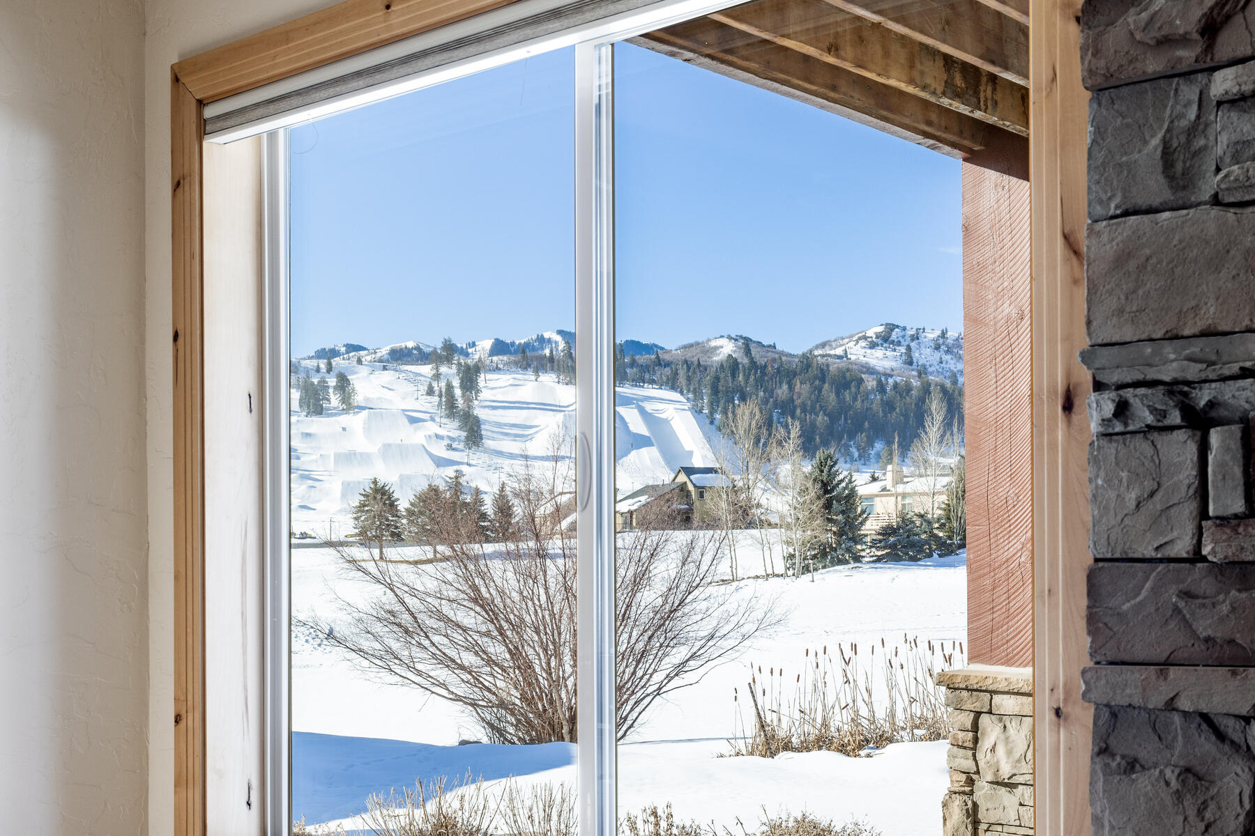 3717 W Saddleback Rd