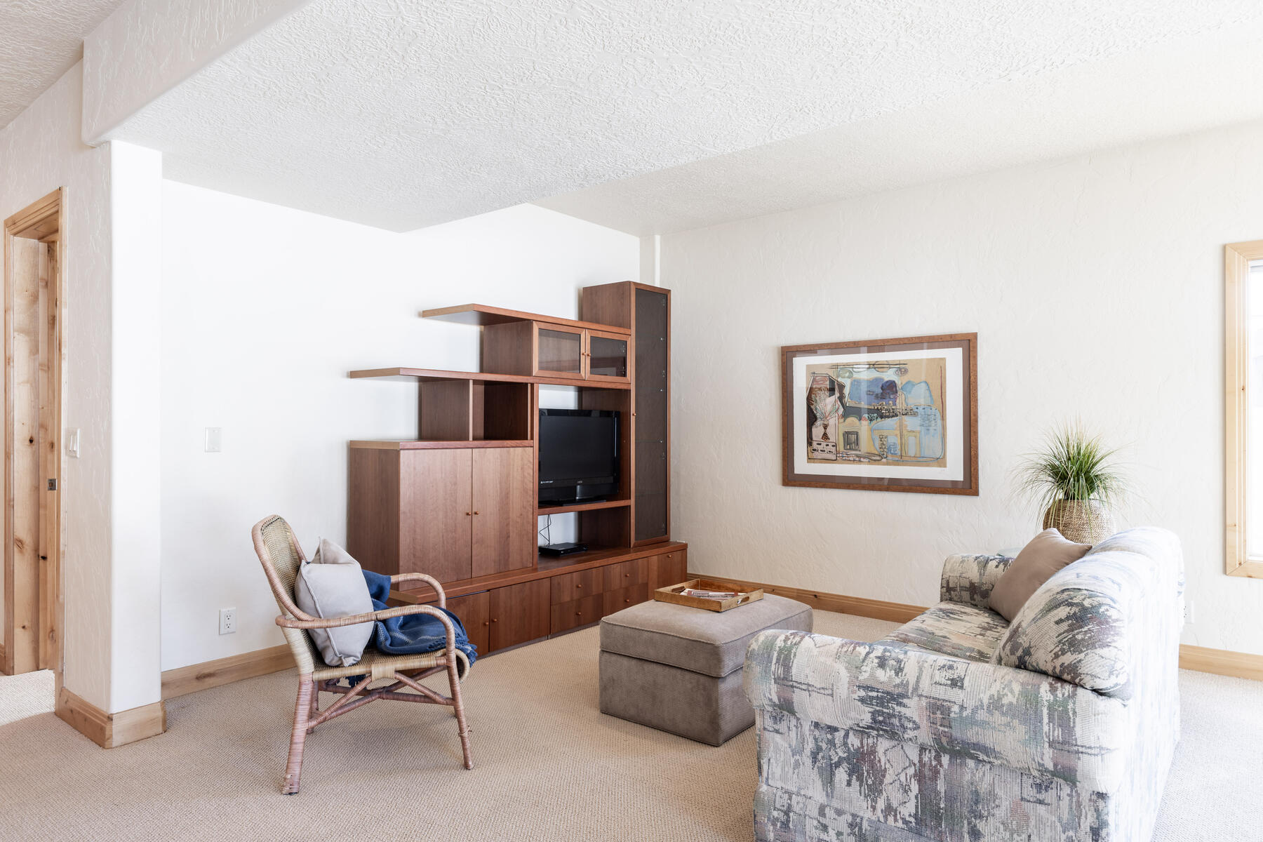 3717 W Saddleback Rd