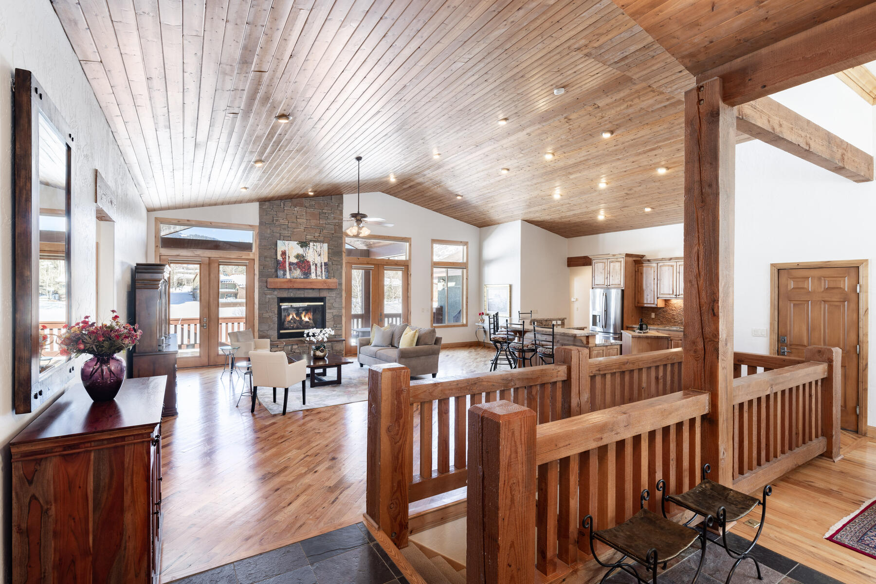 3717 W Saddleback Rd