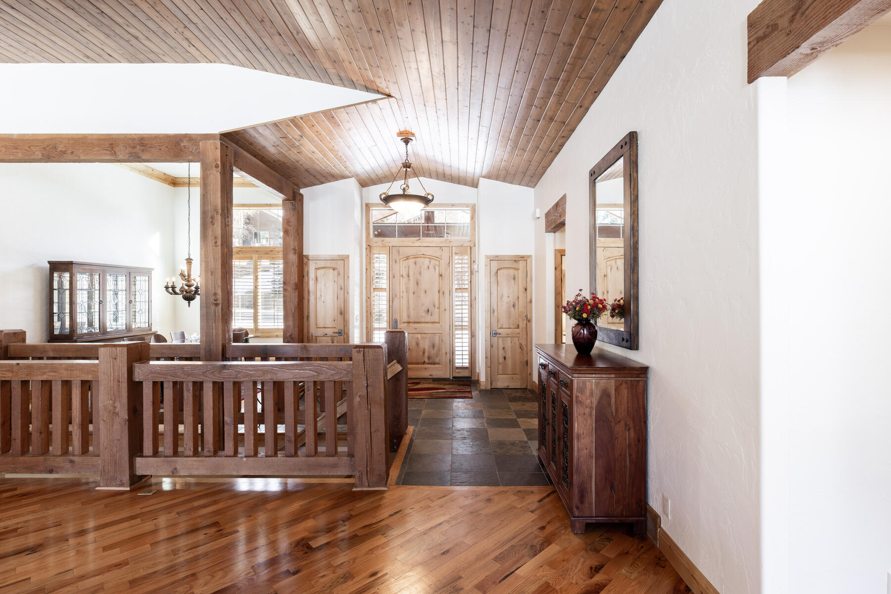 3717 W Saddleback Rd