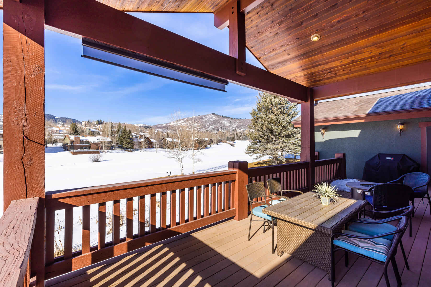 3717 W Saddleback Rd