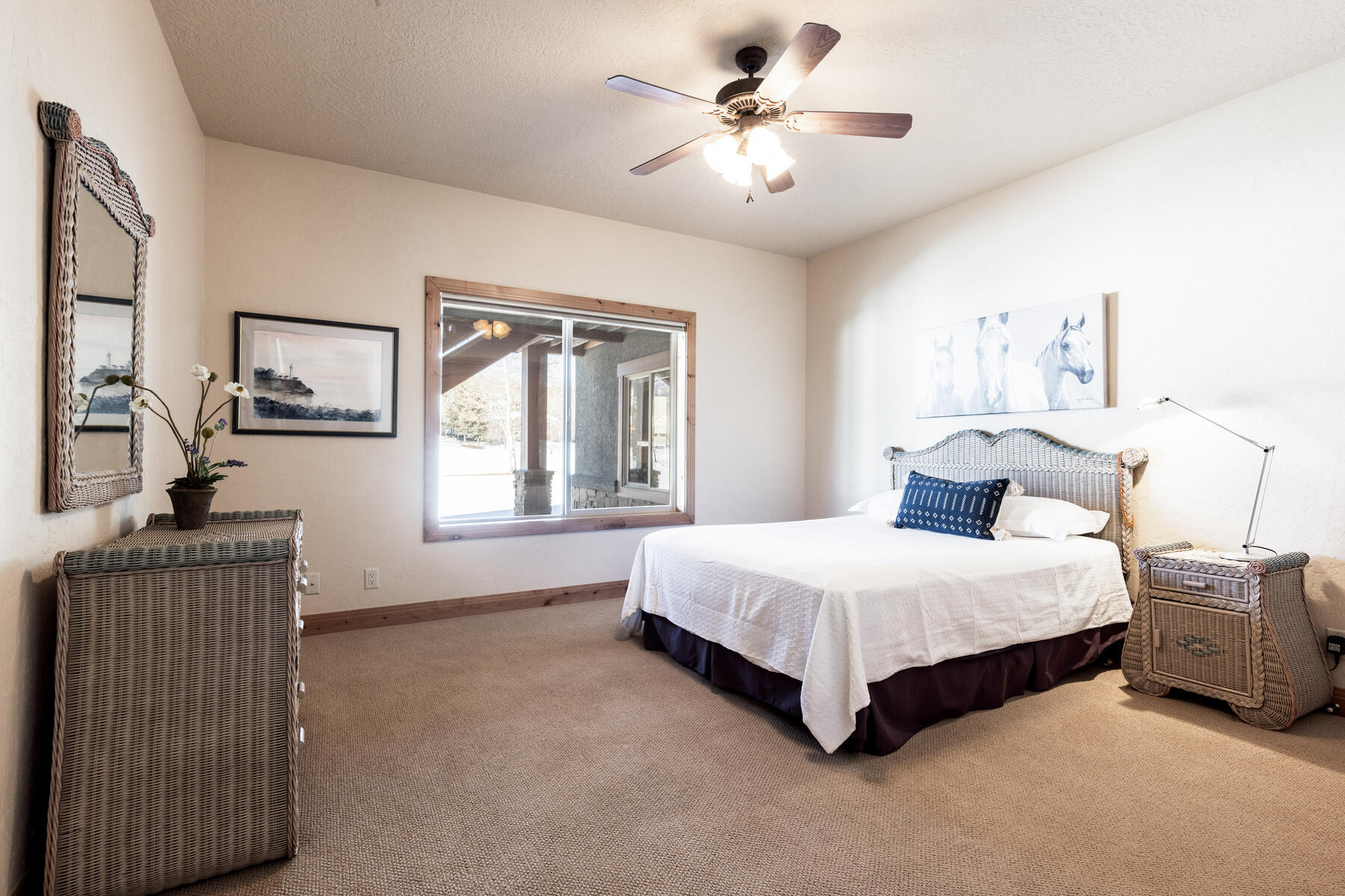 3717 W Saddleback Rd