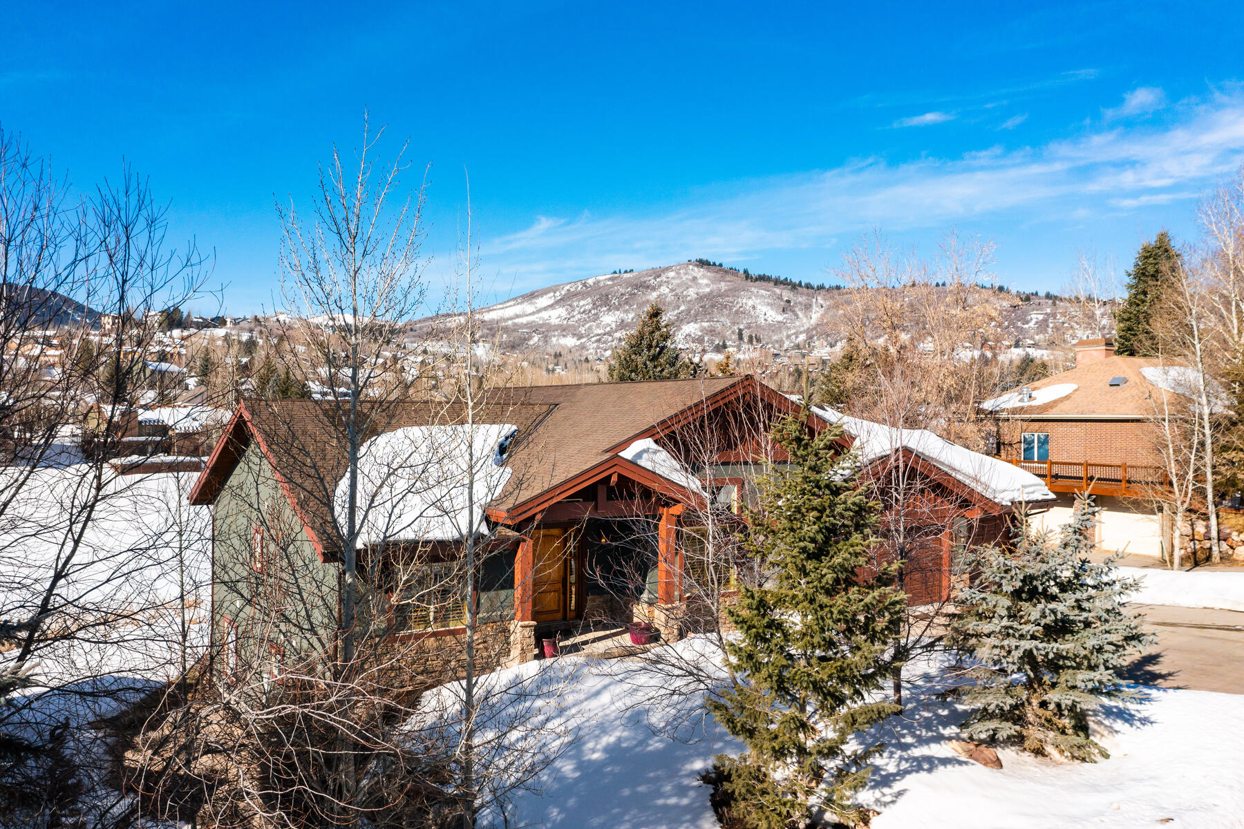 3717 W Saddleback Rd