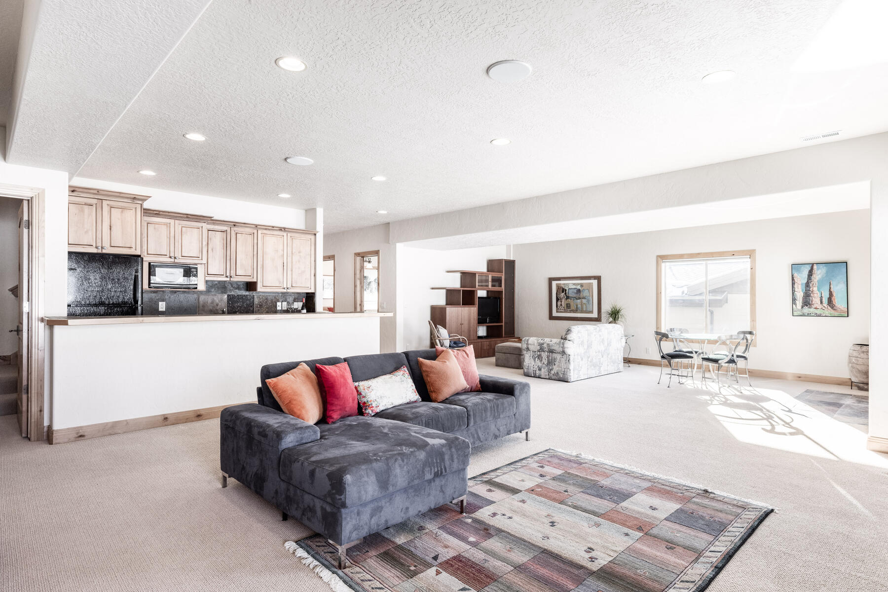 3717 W Saddleback Rd