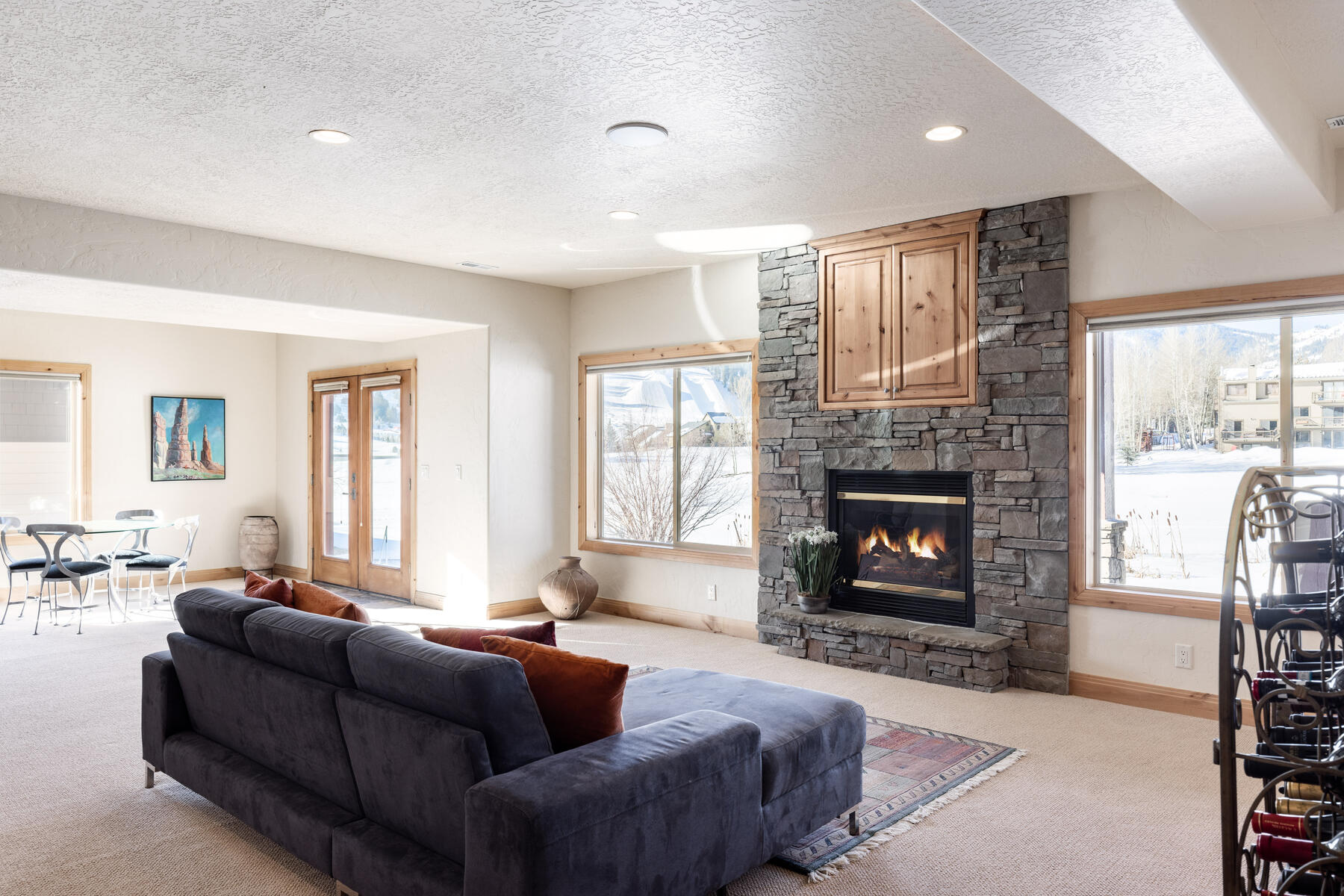 3717 W Saddleback Rd