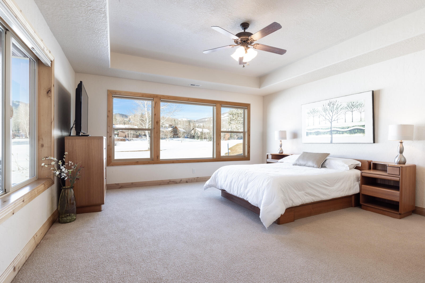 3717 W Saddleback Rd