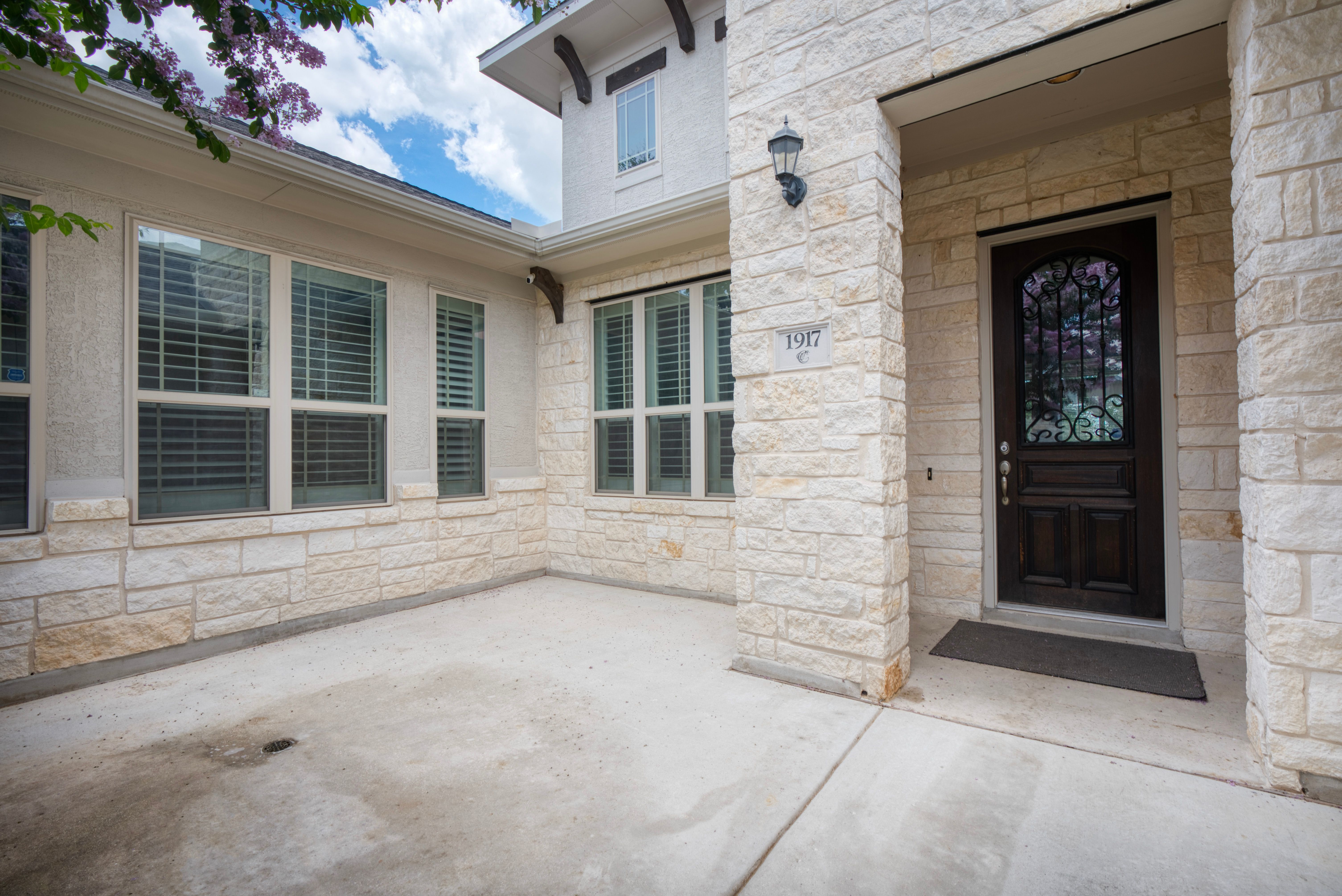 1917 Glendon Drive 