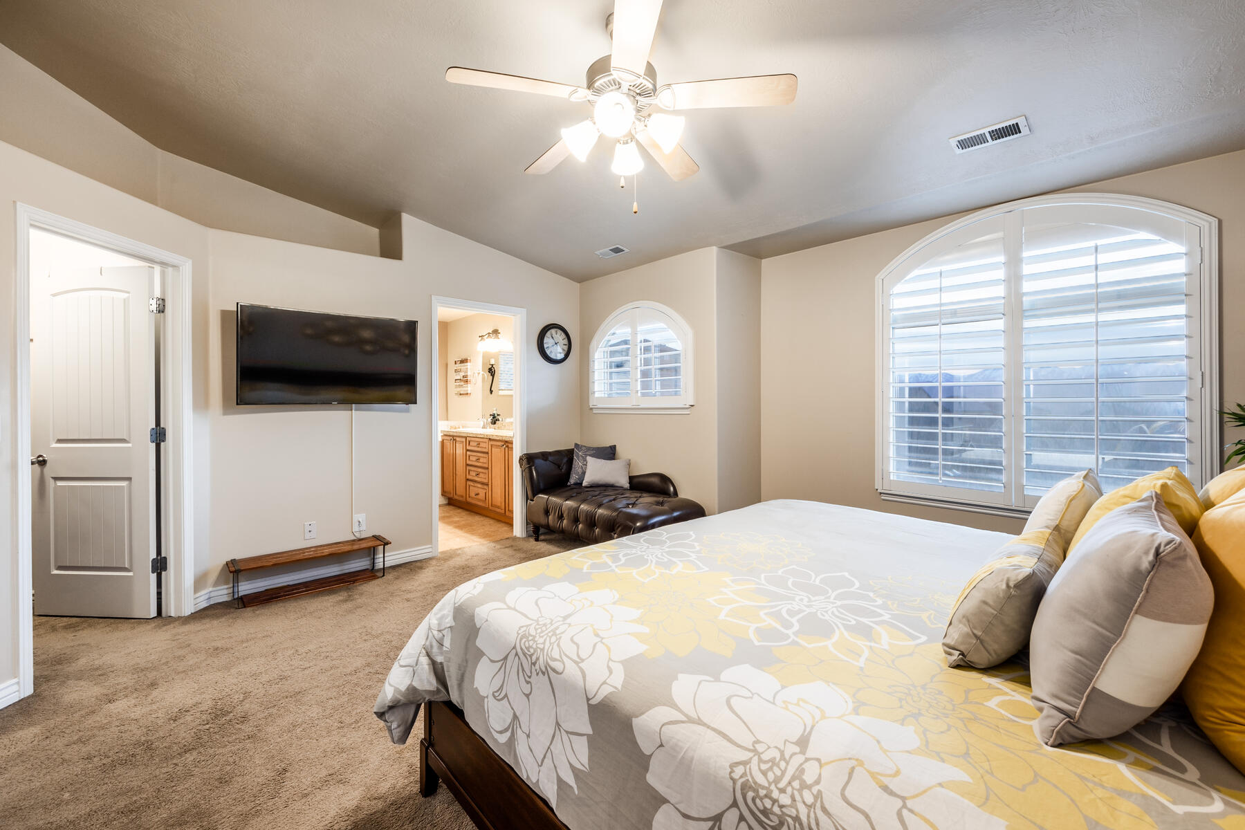 292 E Gold Leaf Cir