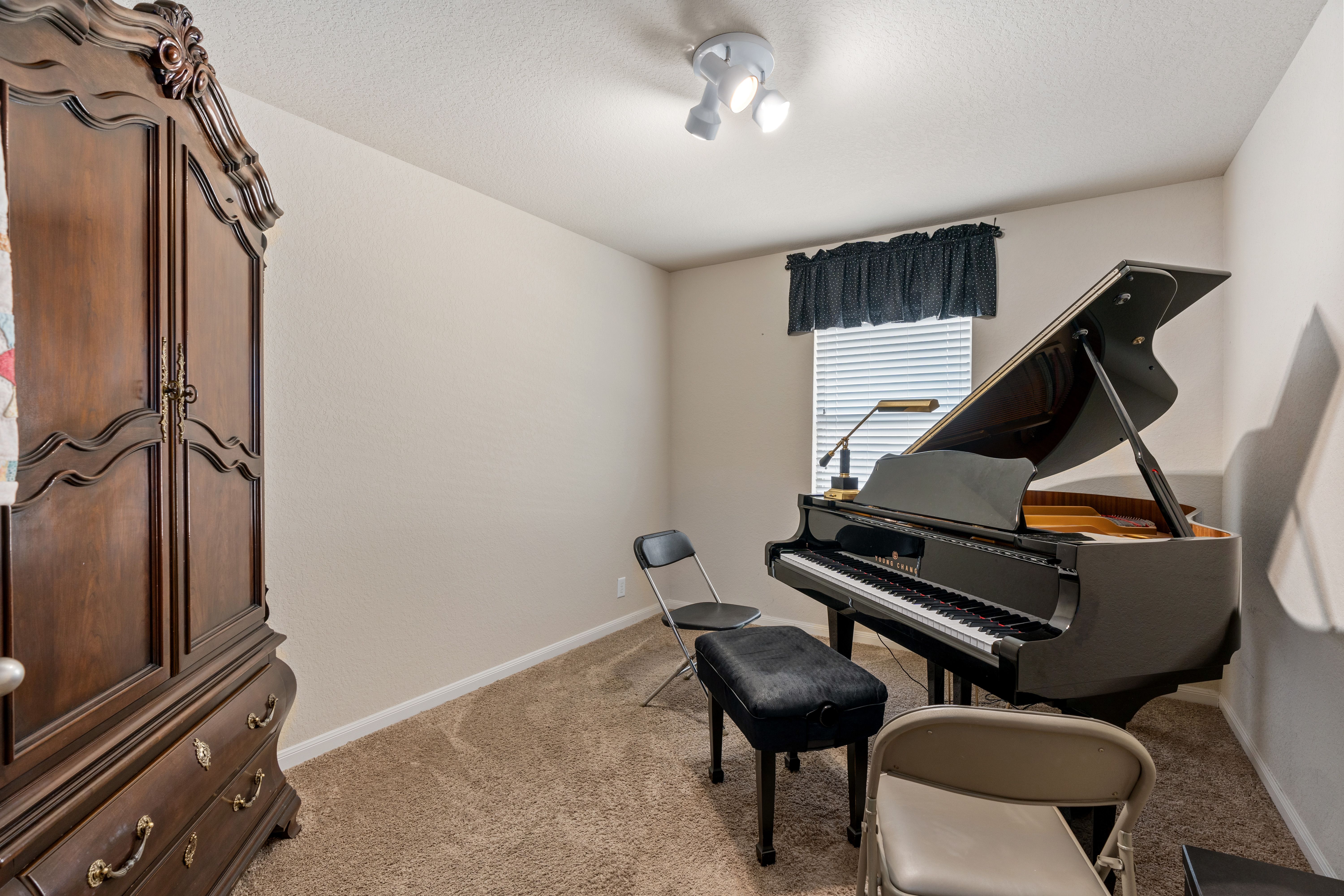 2453 Ibis Avenue 