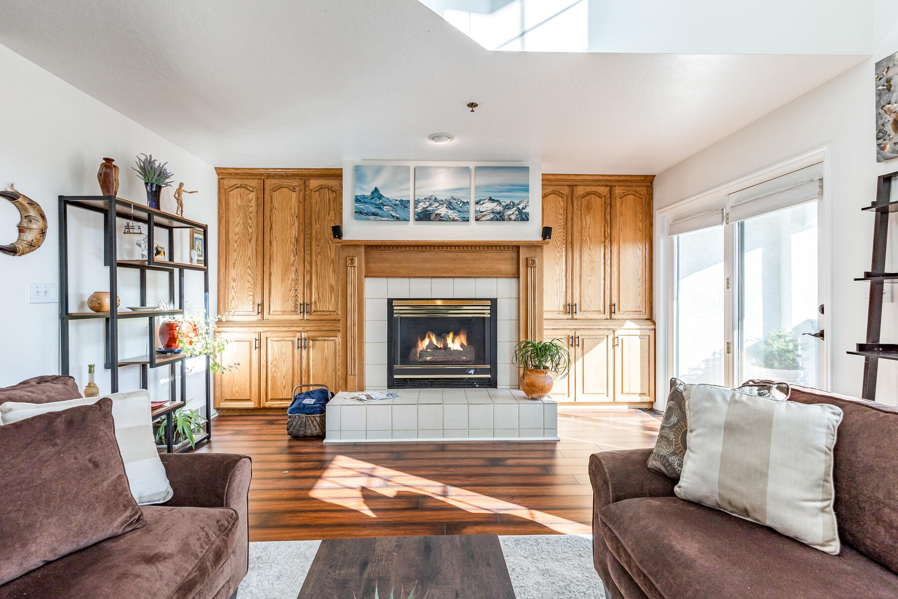 1045 W Oberland Drive