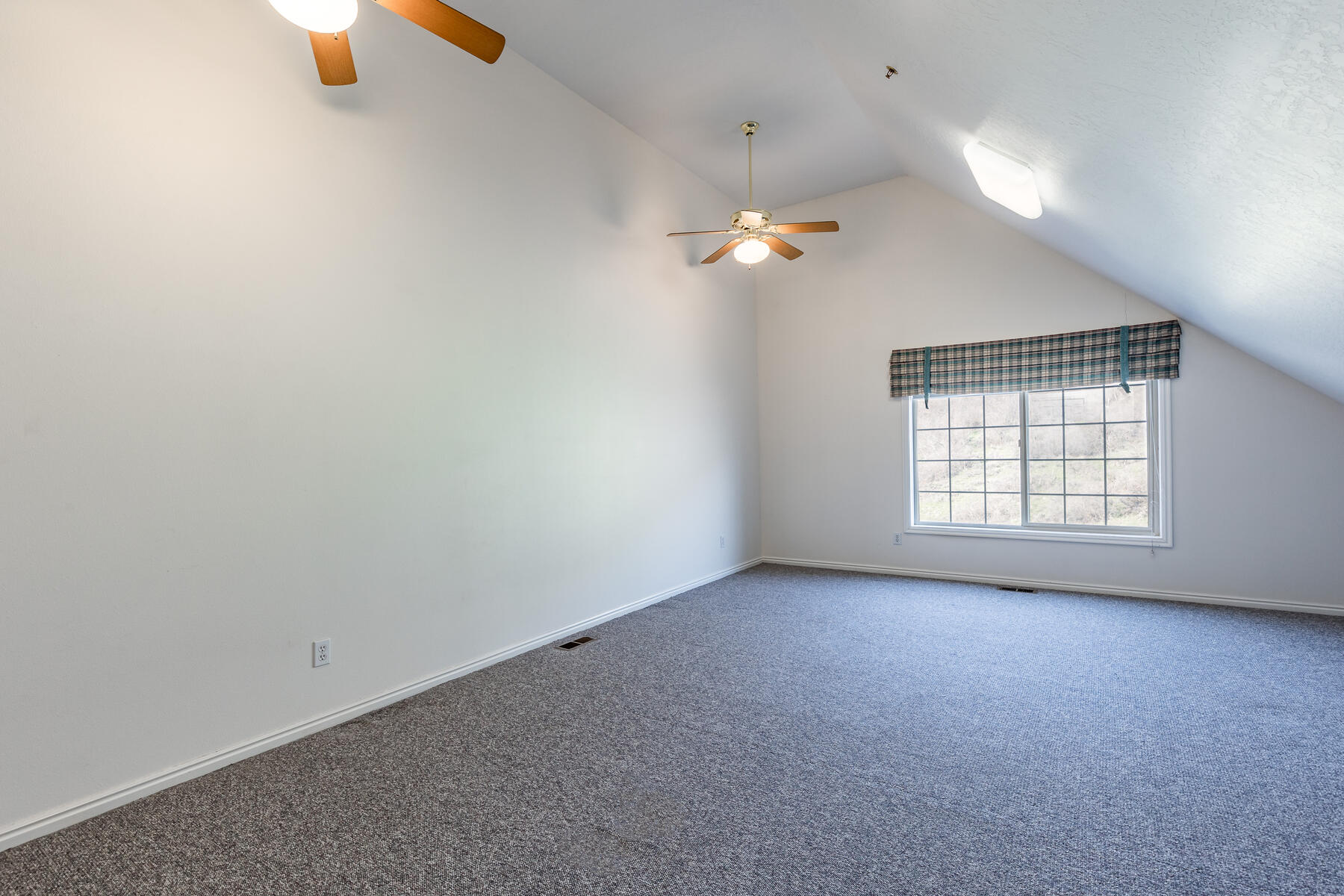 1045 W Oberland Drive
