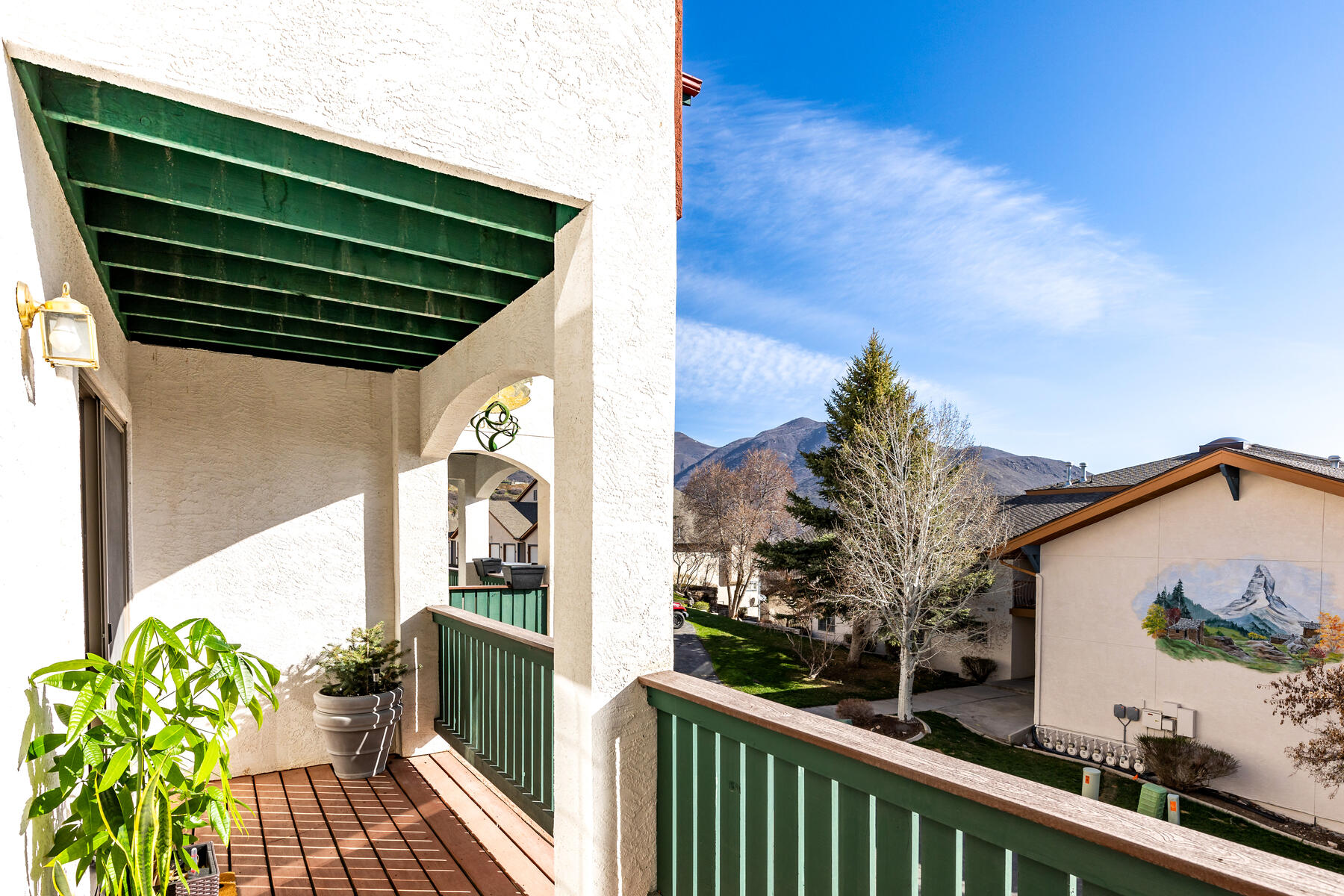 1045 W Oberland Drive