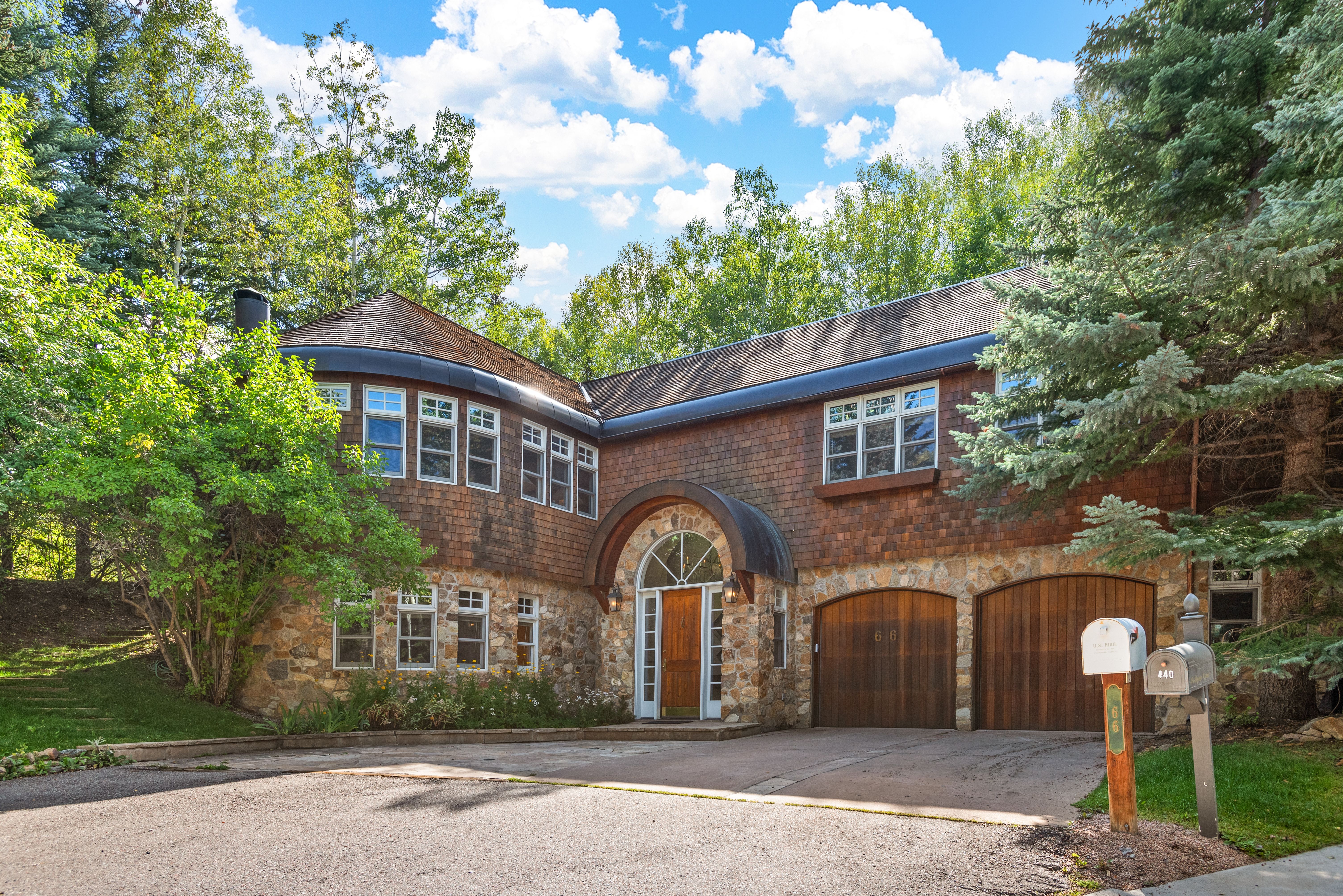 66 Alpine Court 