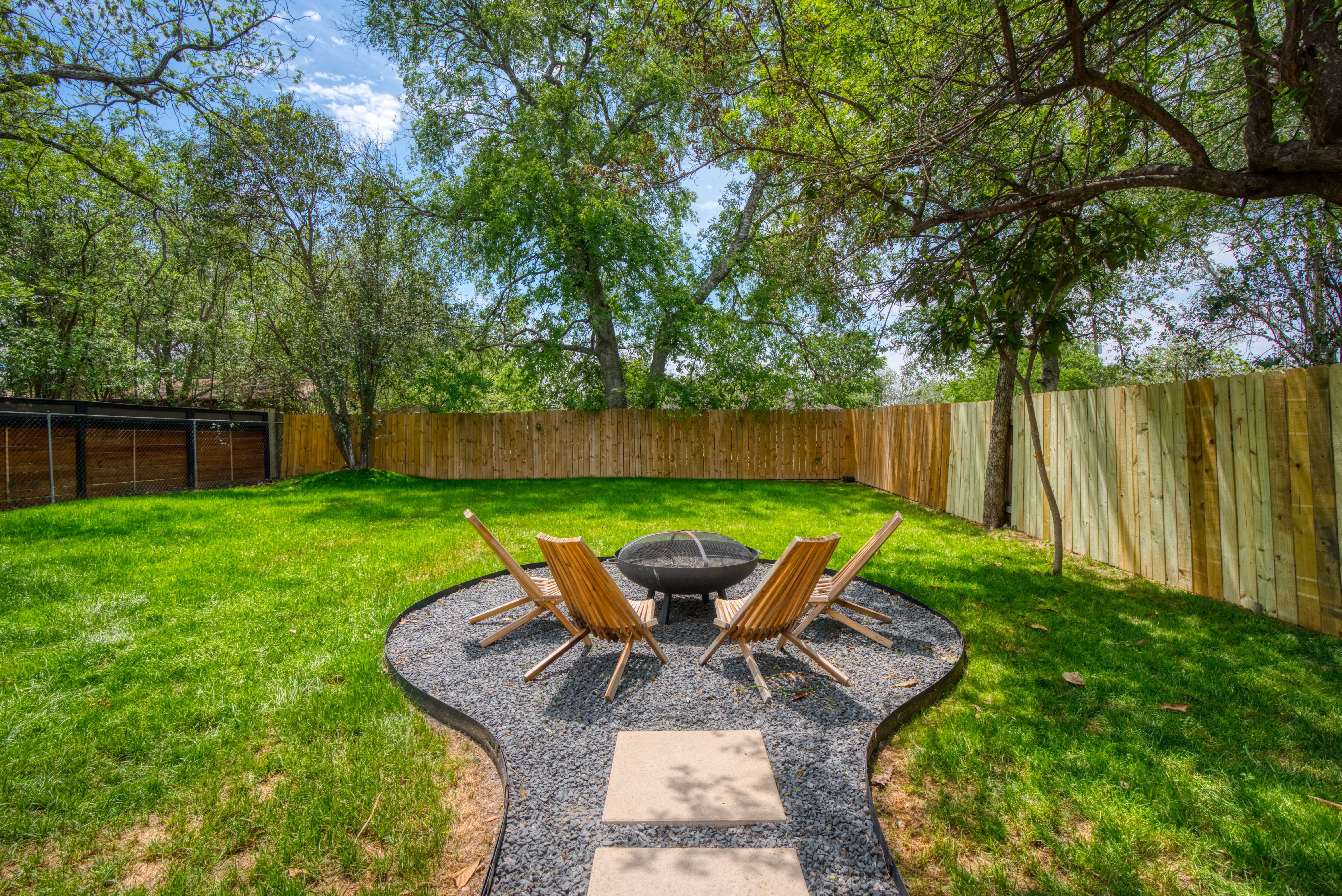 235 North Hidalgo Avenue 