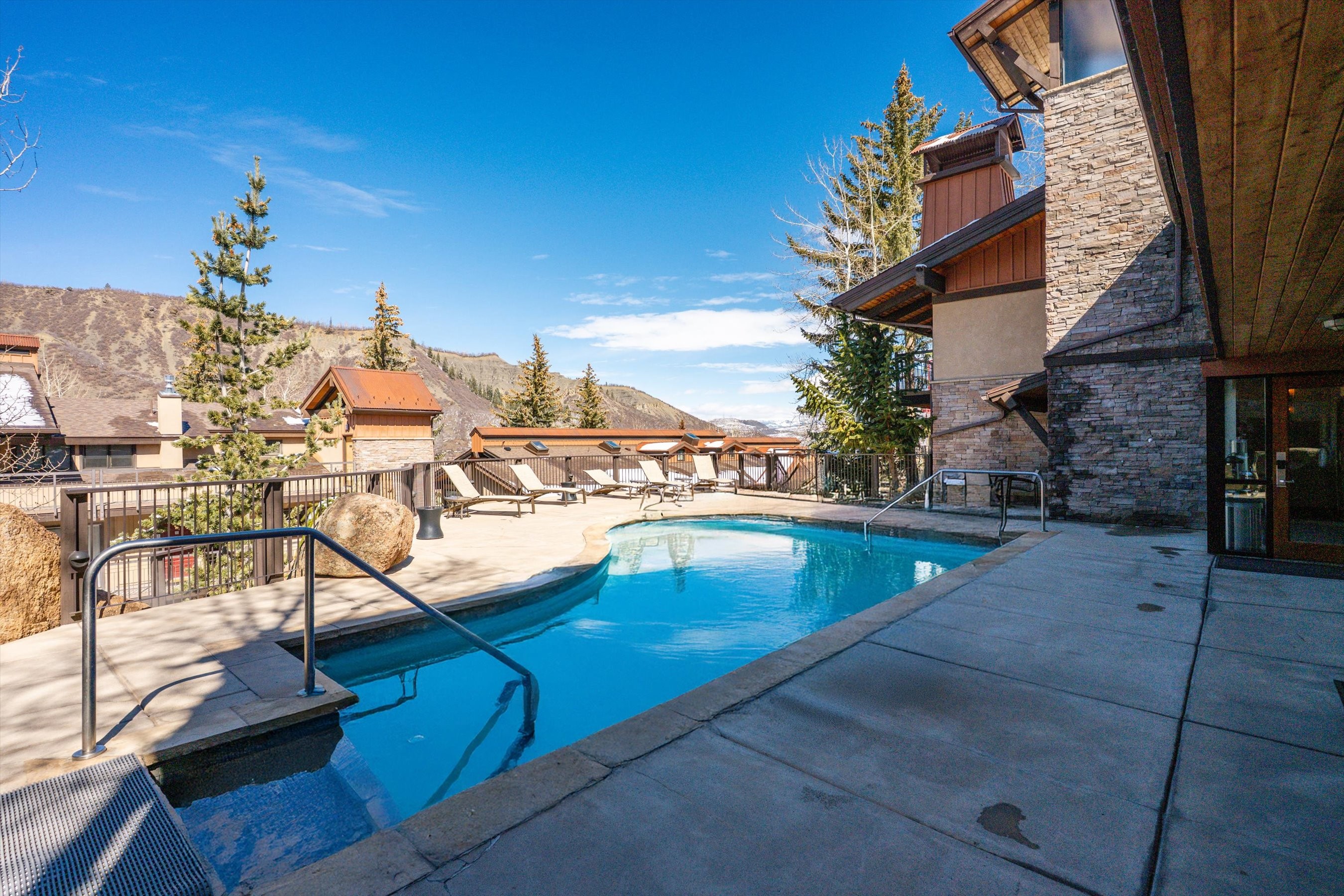 400 Wood Road 1303A