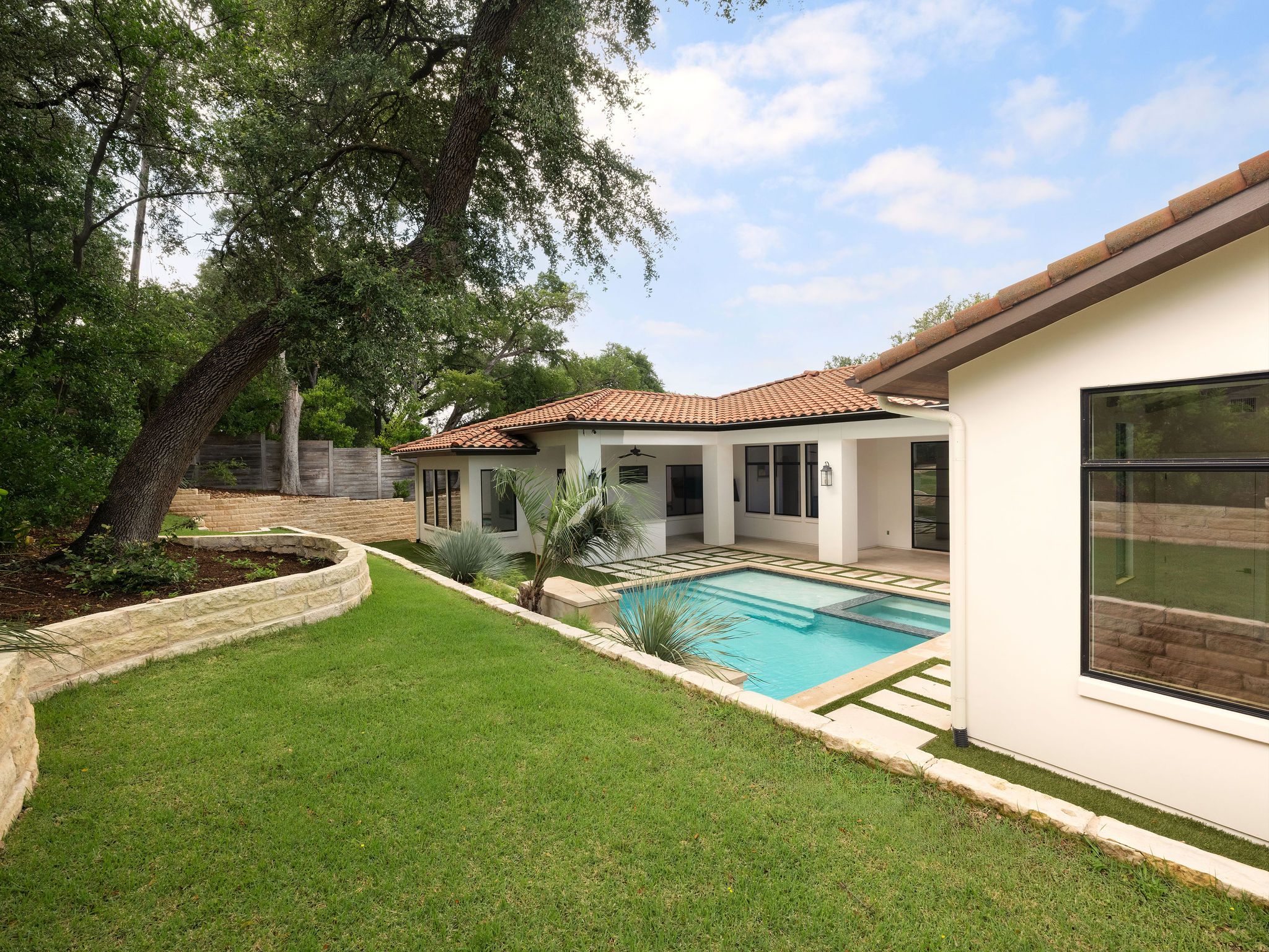 2702 Mountain Laurel Drive 