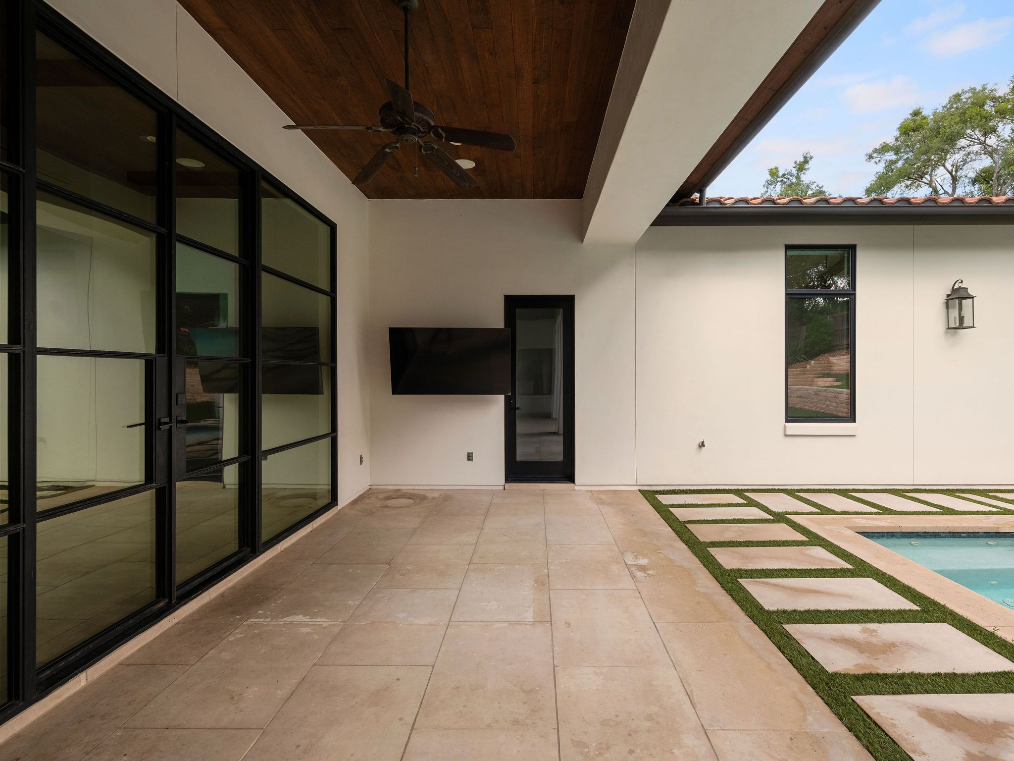 2702 Mountain Laurel Drive 