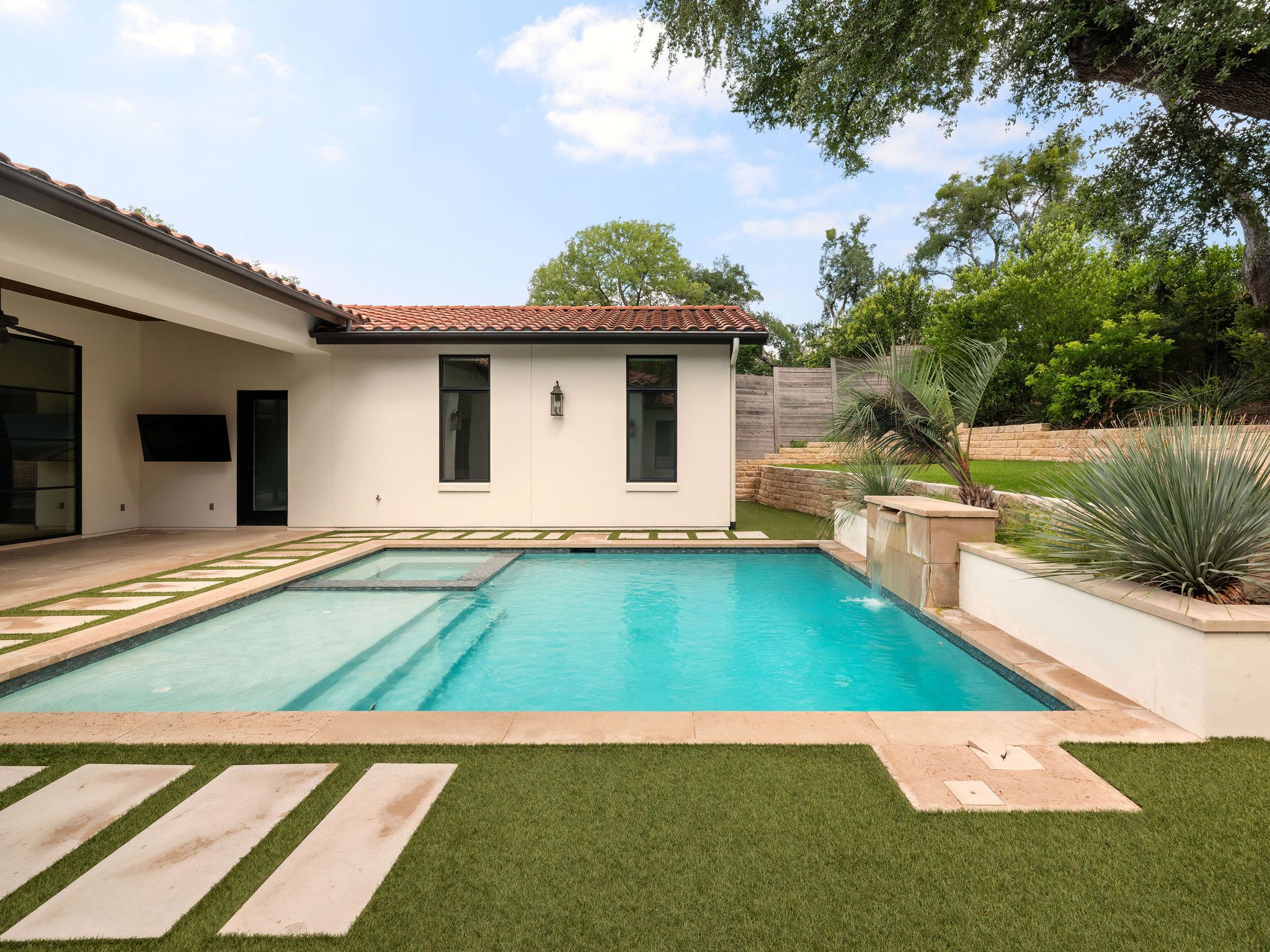 2702 Mountain Laurel Drive 