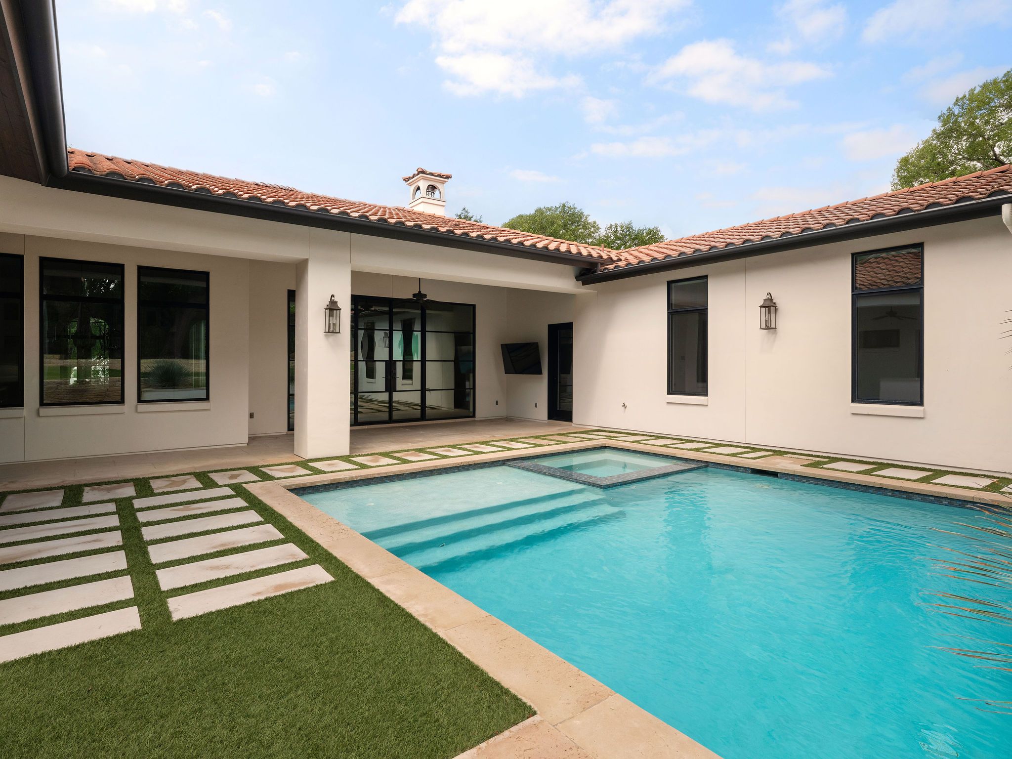2702 Mountain Laurel Drive 