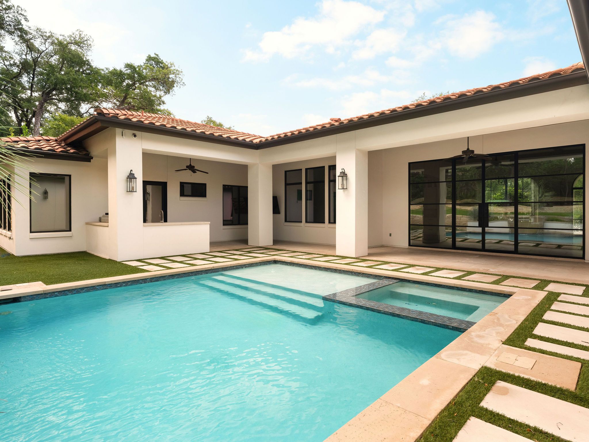 2702 Mountain Laurel Drive 