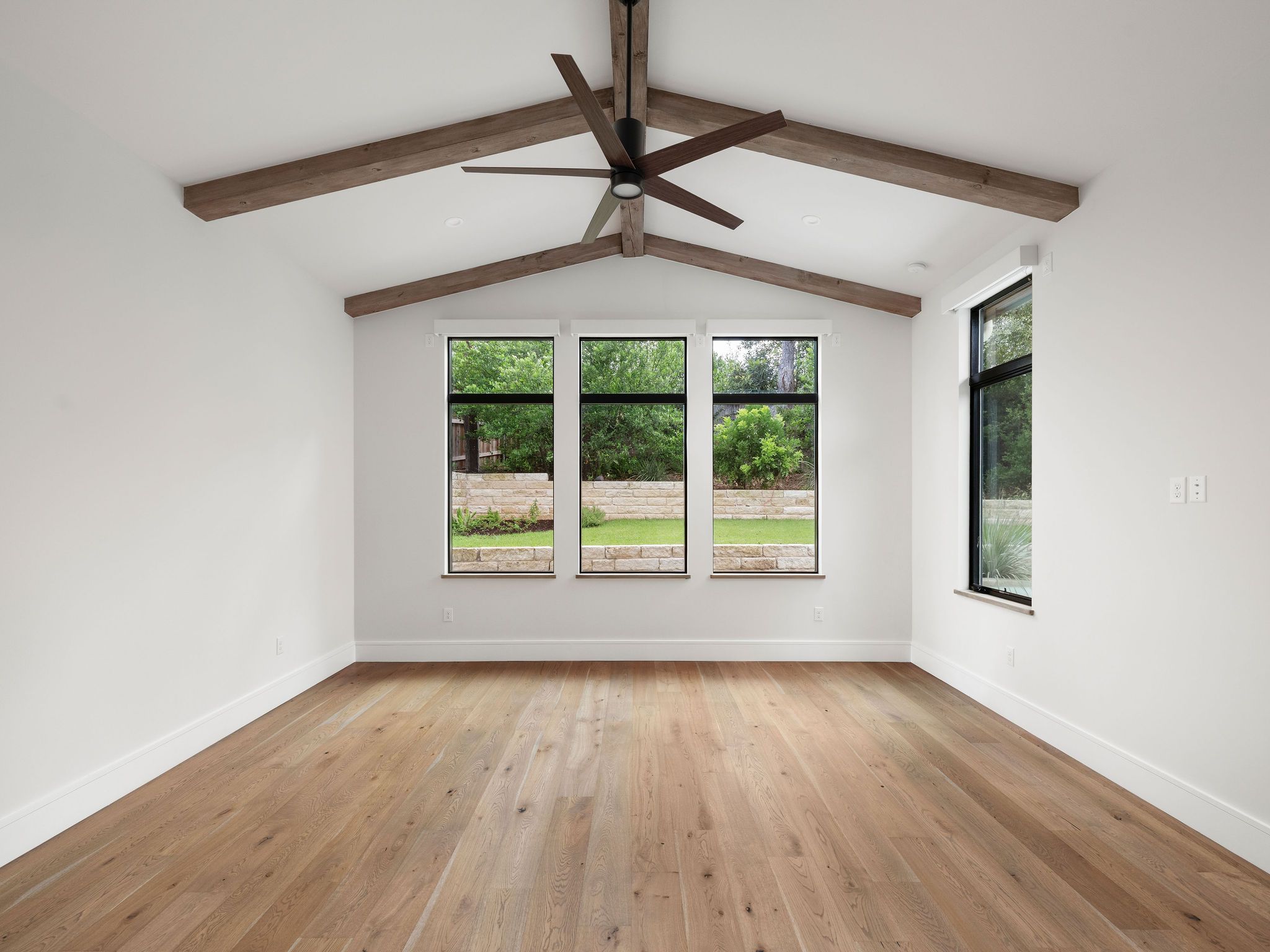 2702 Mountain Laurel Drive 