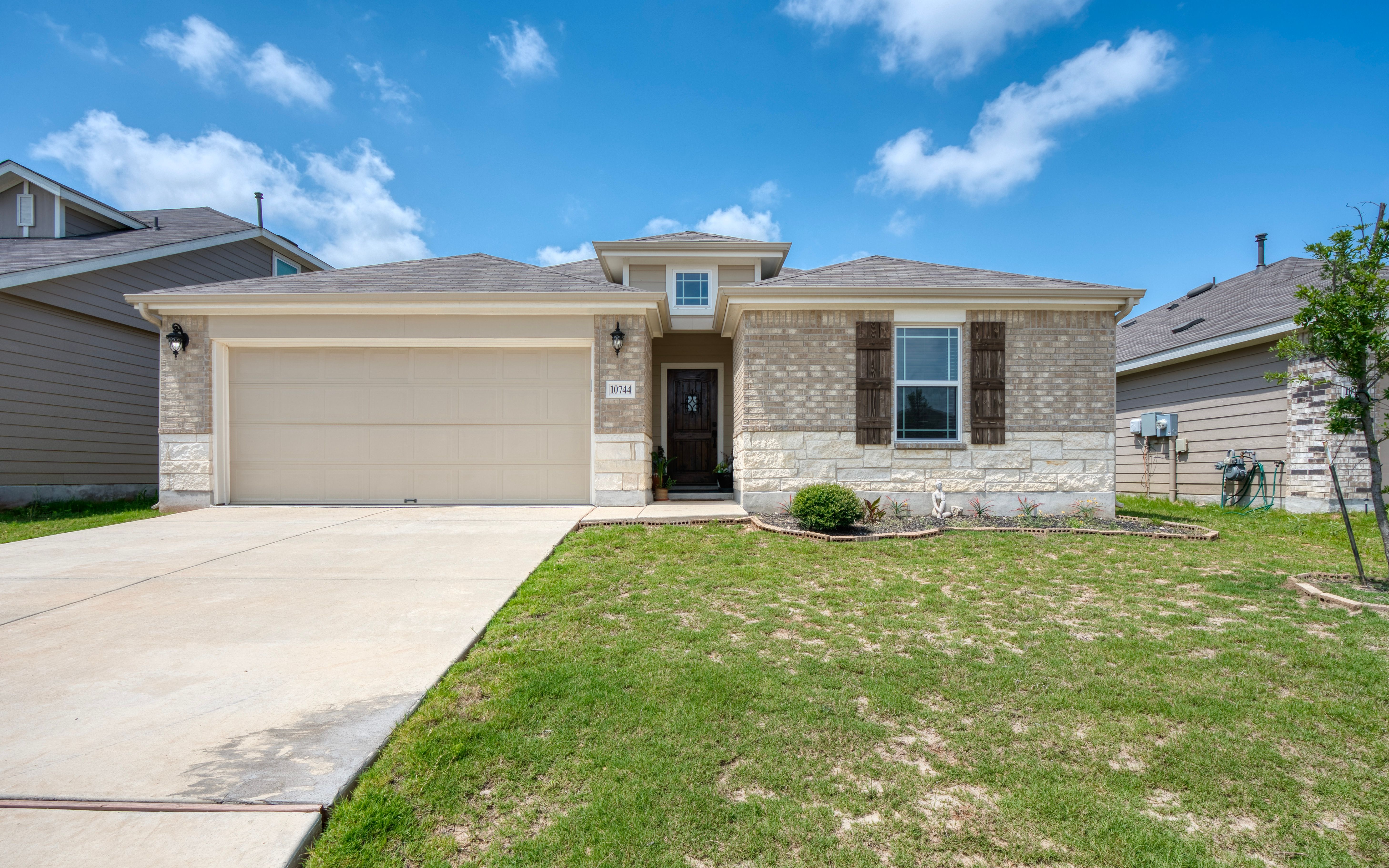 10744 Rosalina Loop 